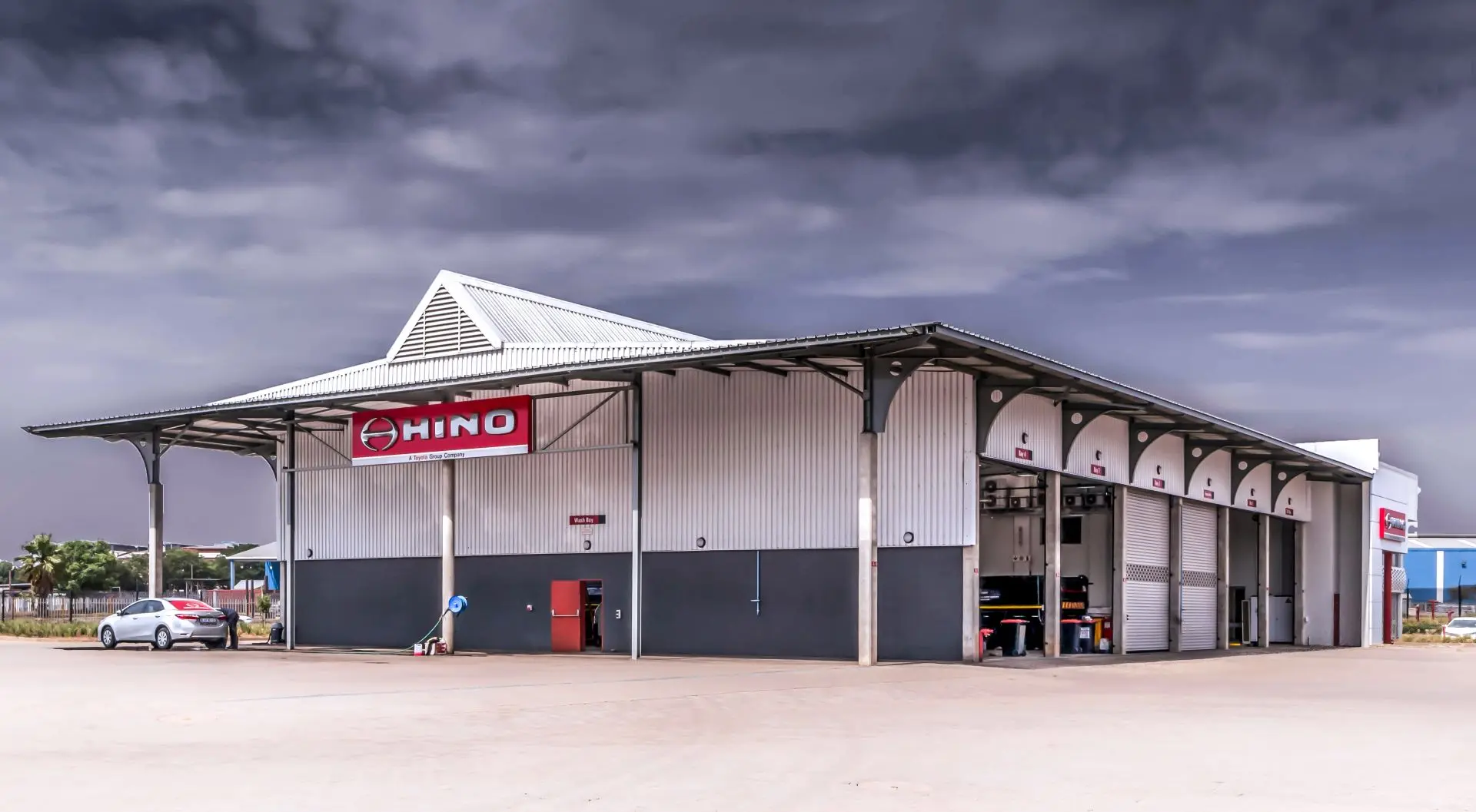 Hino isando wins 2025 dealer of the year award