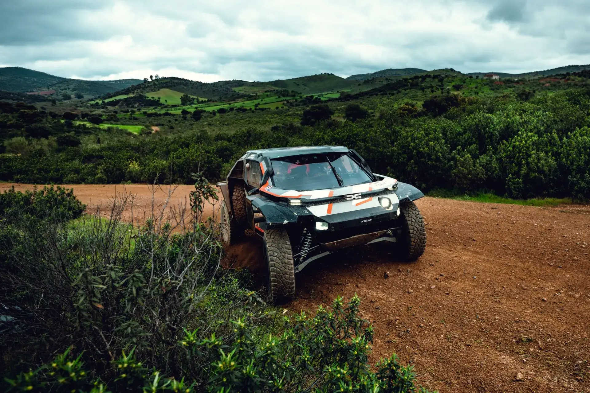 Loeb boulanger dacia sandriders portugal victory