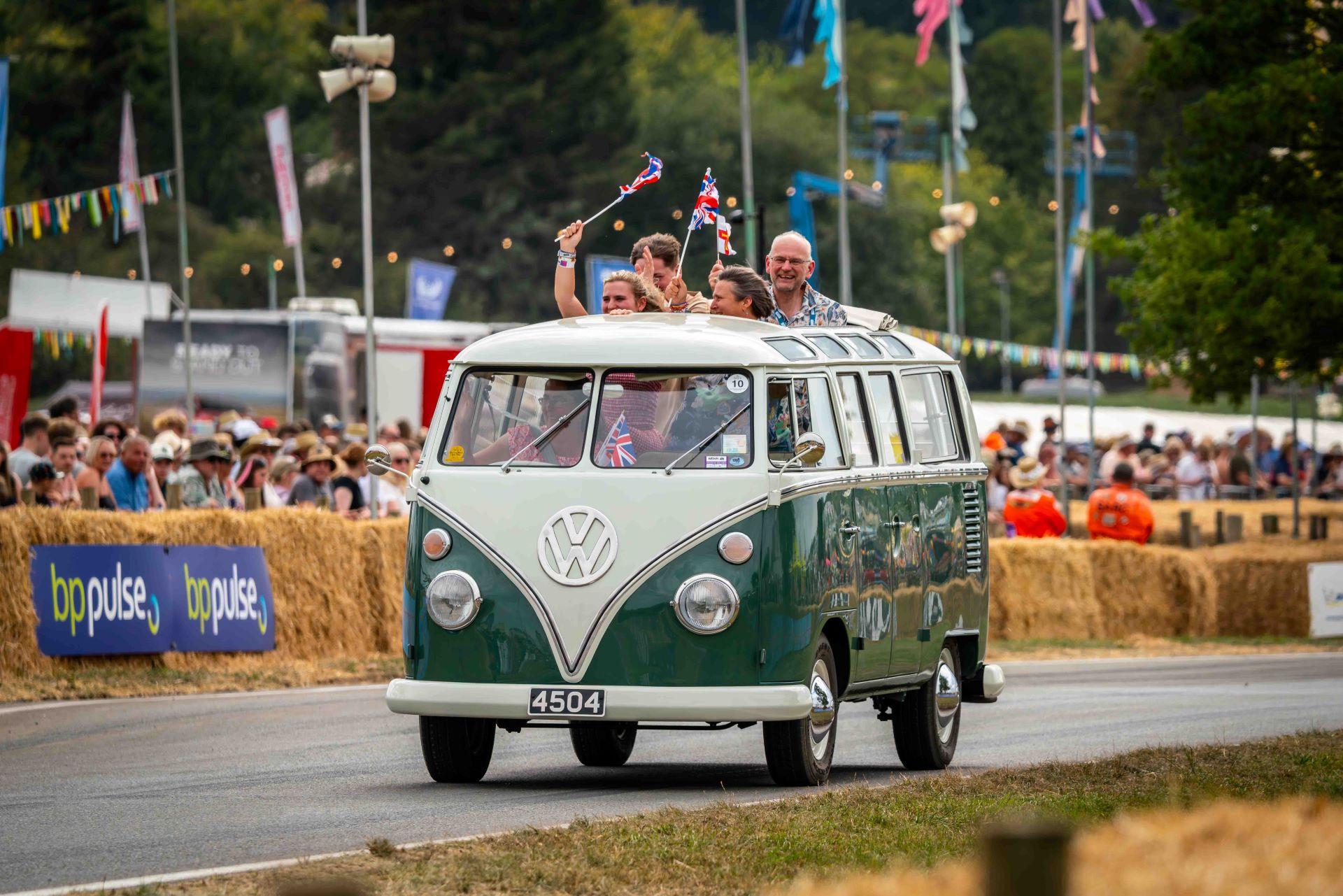 Sportingbearslaunch2026dreamridesseasonforcharity 2