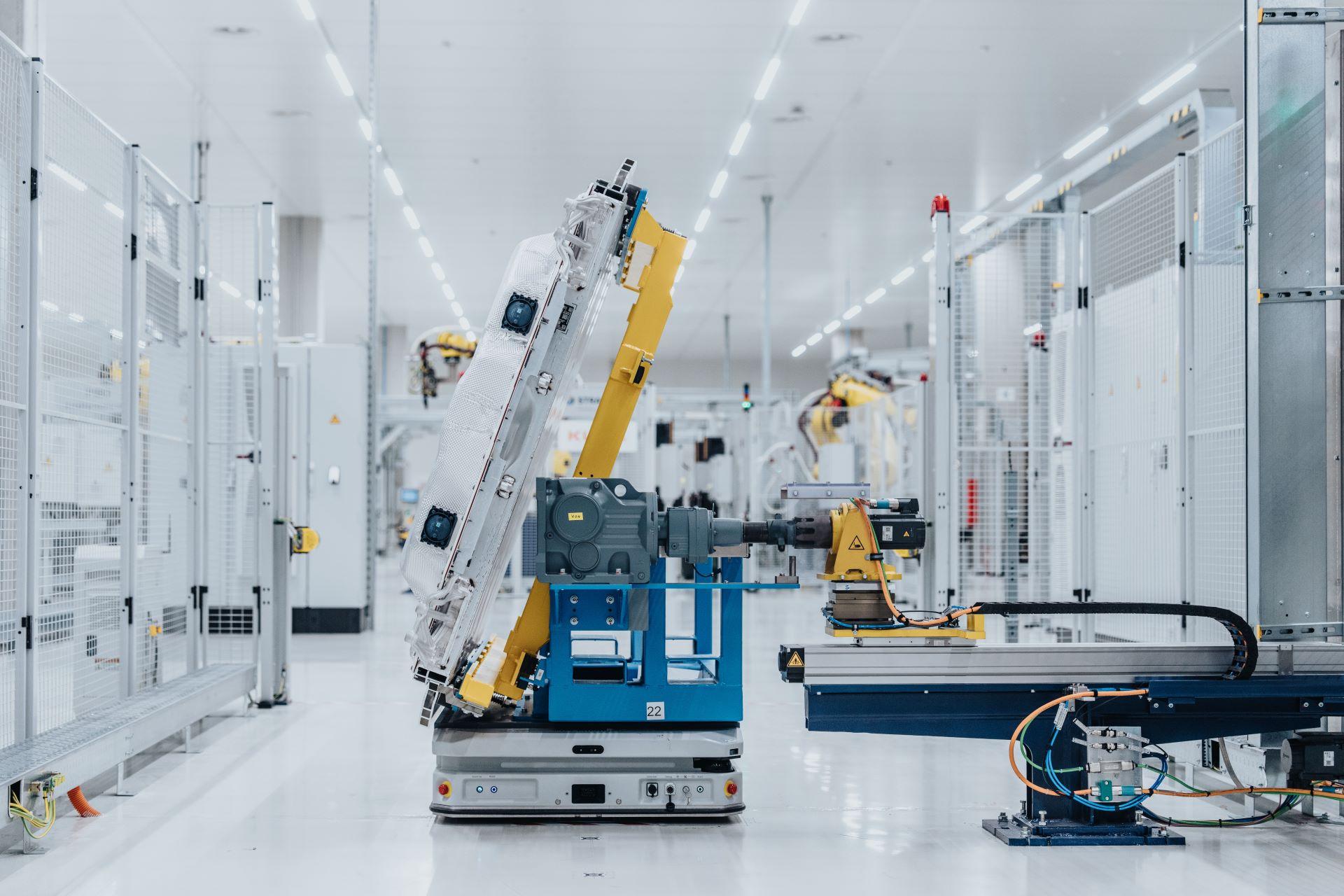 Bmwi7electrifiedbyrimactechbreakthrough