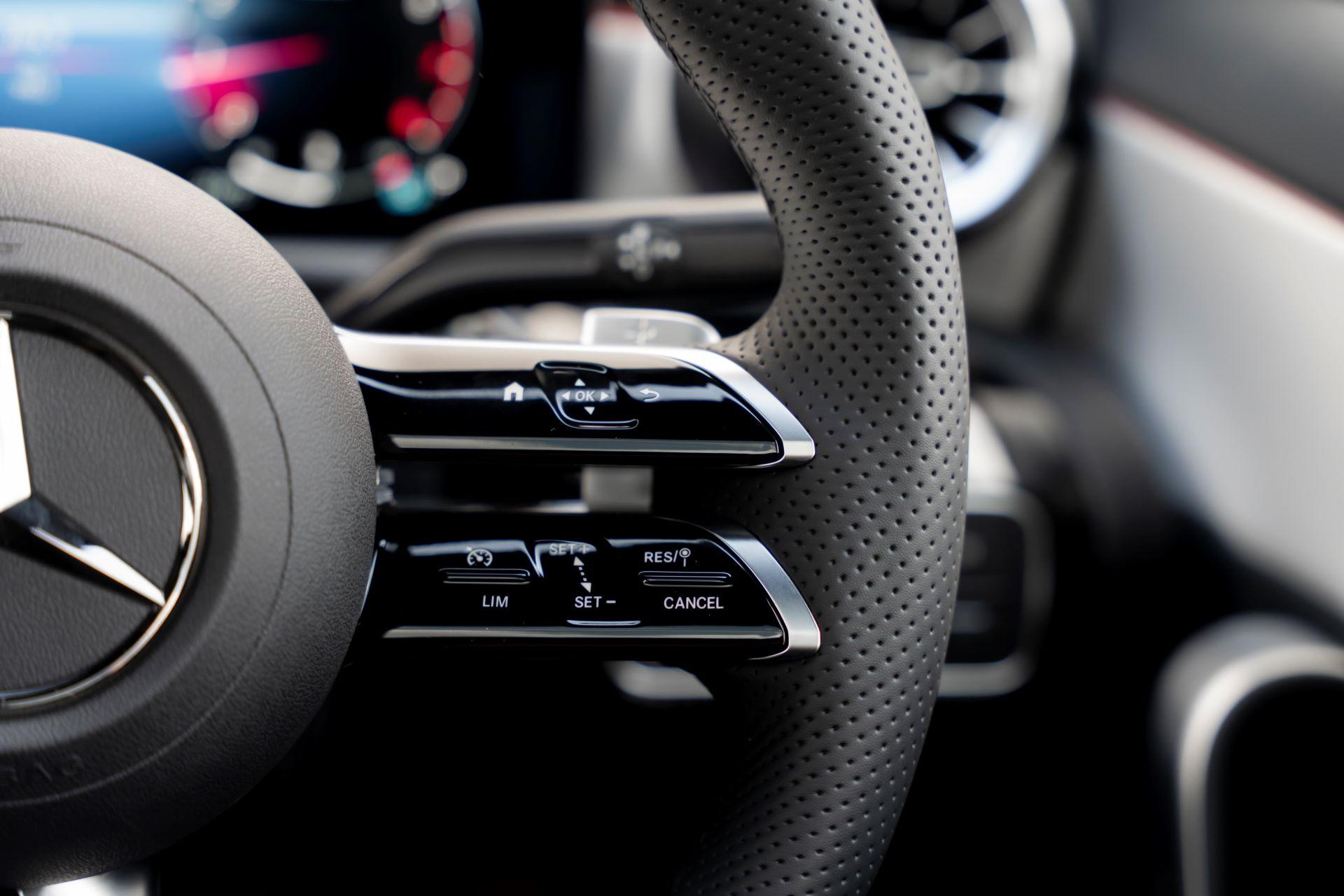 Mercedes benza classnighteditionshinesindarkelegance 5