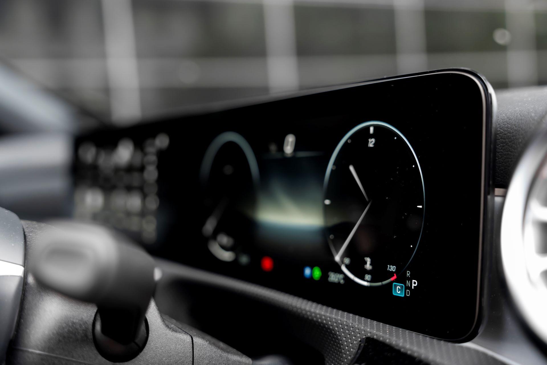 Mercedes benza classnighteditionshinesindarkelegance 4