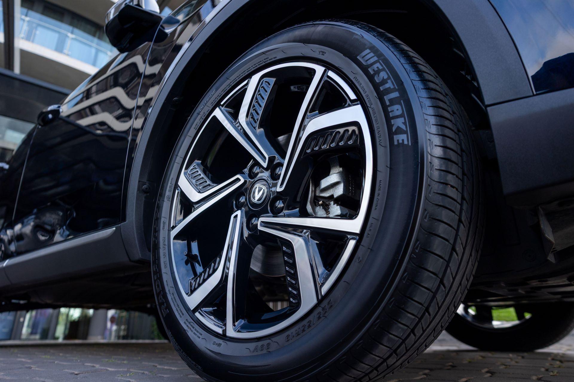 Changanuni shitssashowroomsthisapril 4