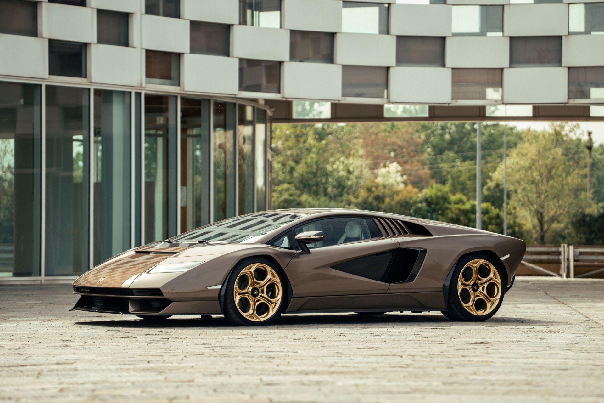 Villadesteauctionshowcaseshypercariconslegends