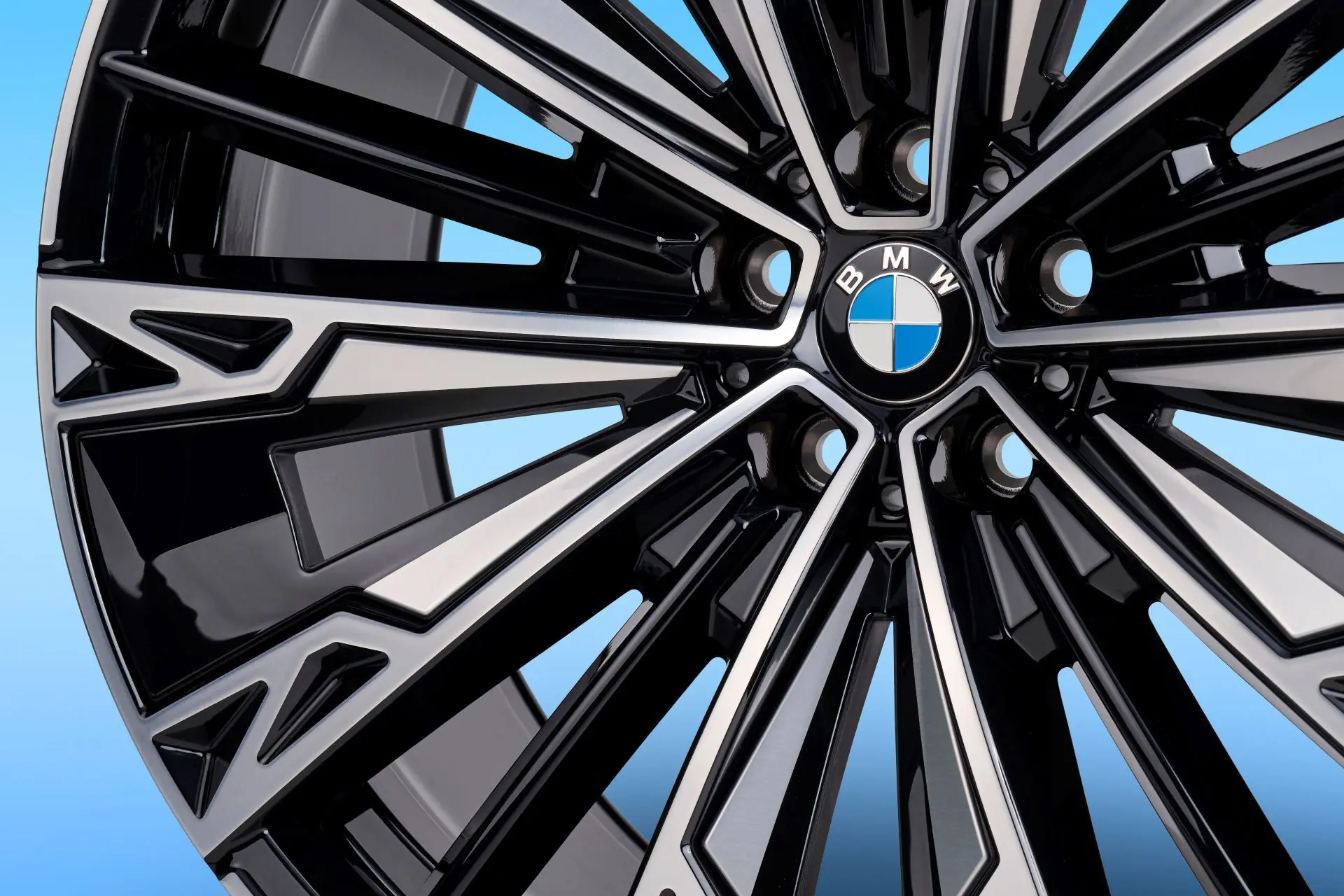 1776255543270-45161138-bmwadvancessustainabilityinnew7seriesrangeupdate.jpg