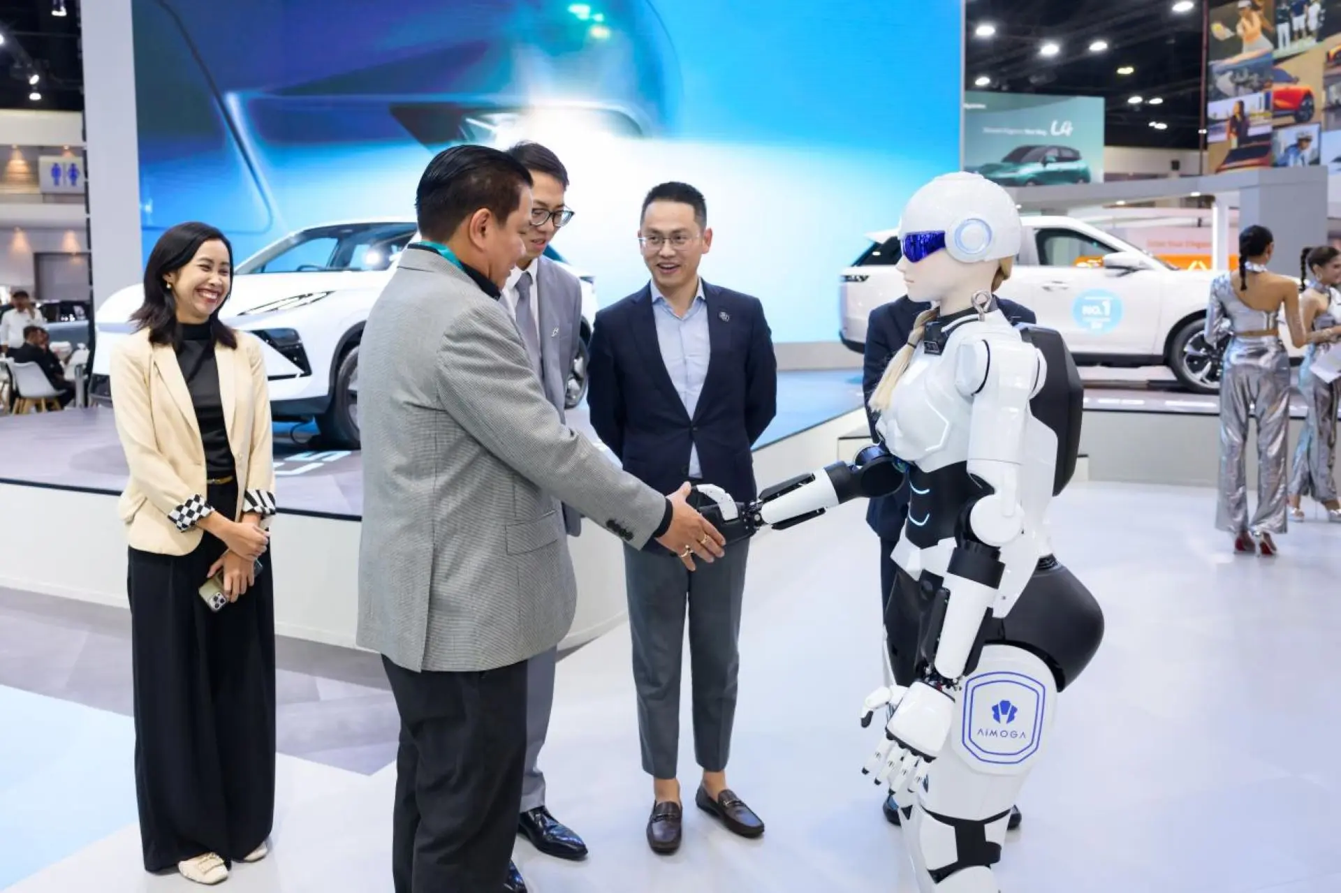 1776419194697-216275112-cheryqevdebutsatautochina2026withaitechshowcase-1.jpg
