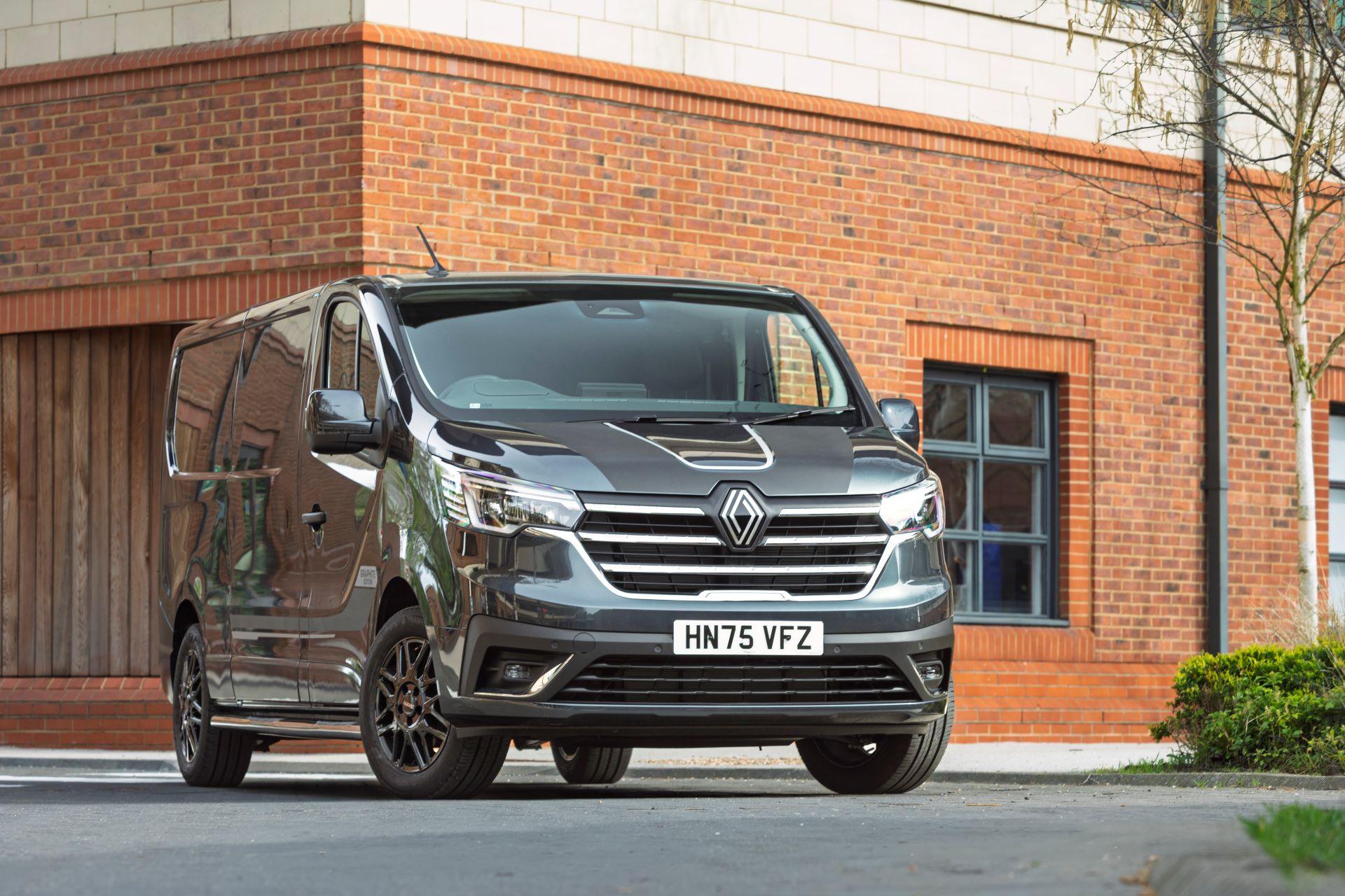 Renaulttraficgraphiteeditionukvandebutsonsale 1