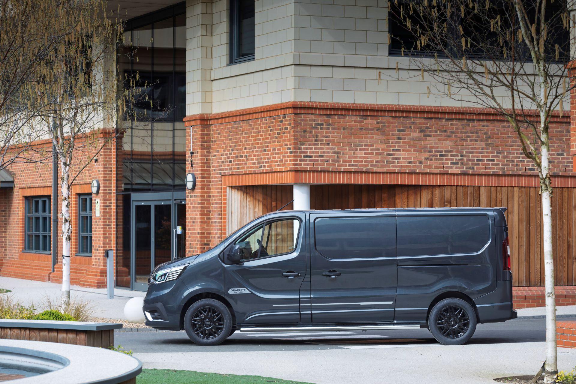 Renaulttraficgraphiteeditionukvandebutsonsale 2