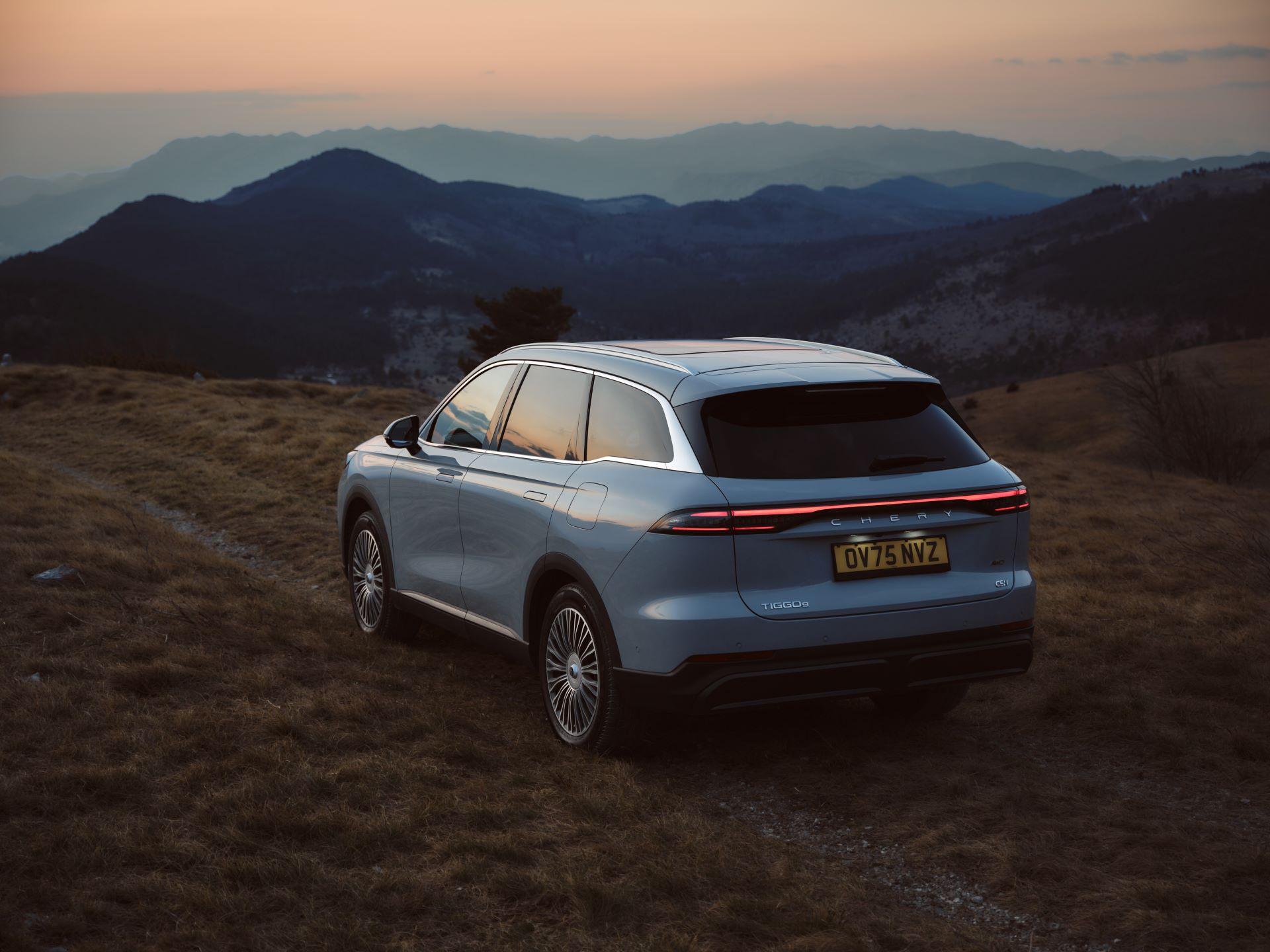 Cheryukteamsupwithsirmofarahforhybridpush