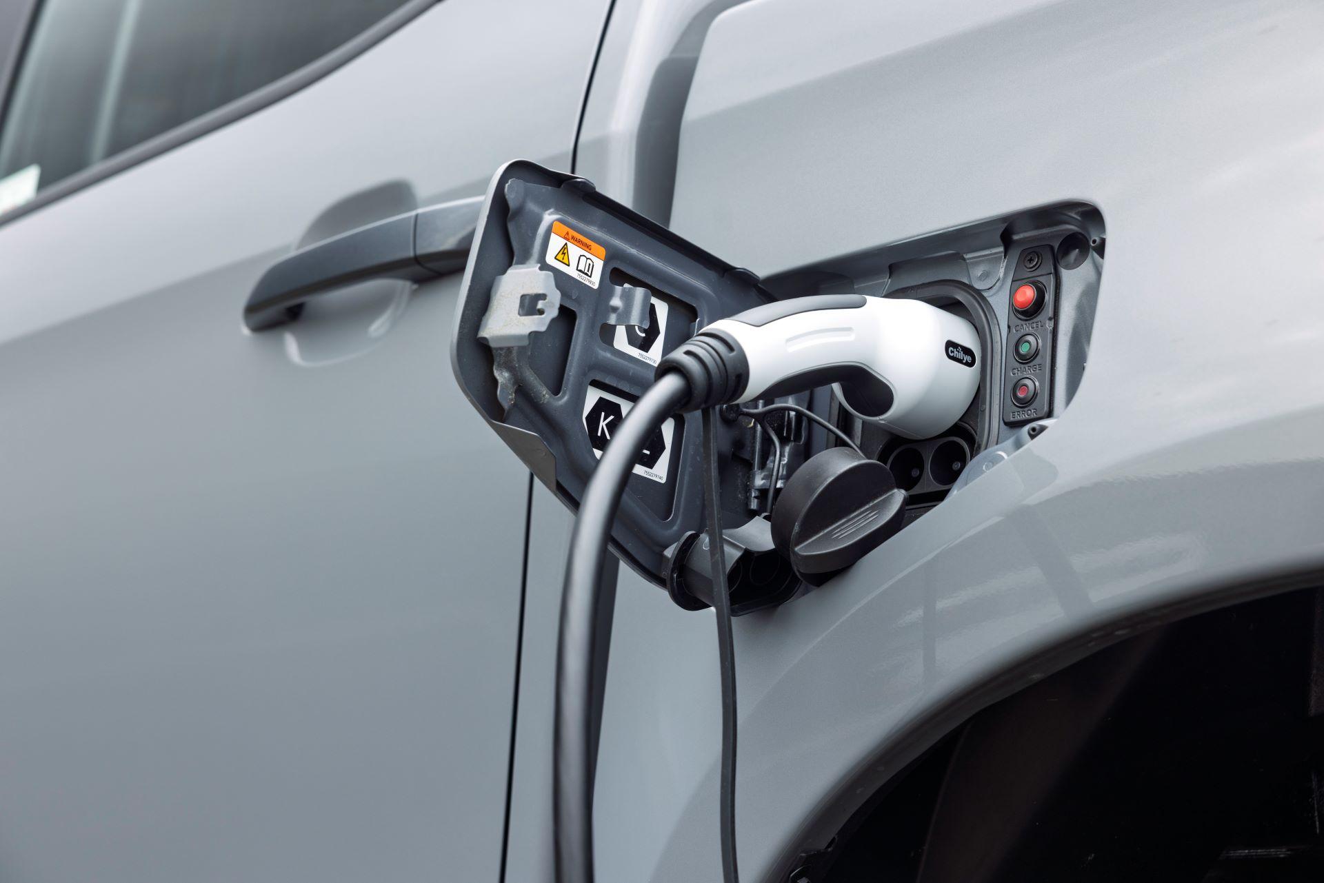 Isuzud maxevdebutsasuksfirstelectricpickup 2