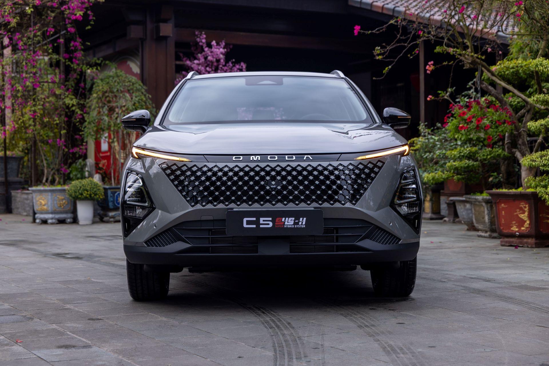 Omodac5hevarrivesinsawithhybridconfidence 8