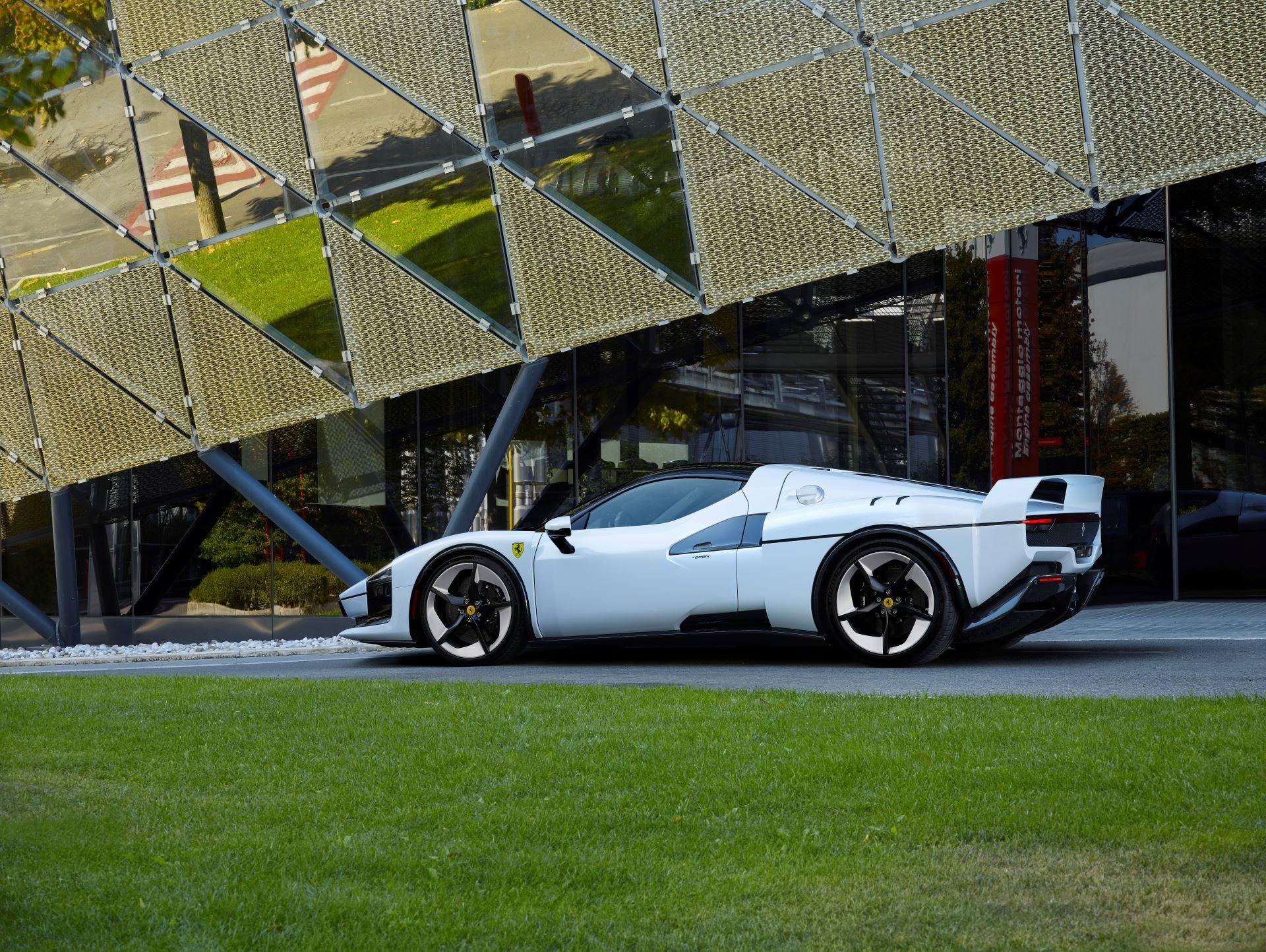 Ferrarisc40winsreddotbestofthebest2026designaward 2