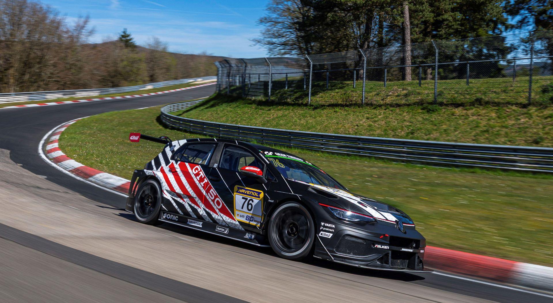 Volkswagencelebrates50yearsofgtiatnrburgring 3