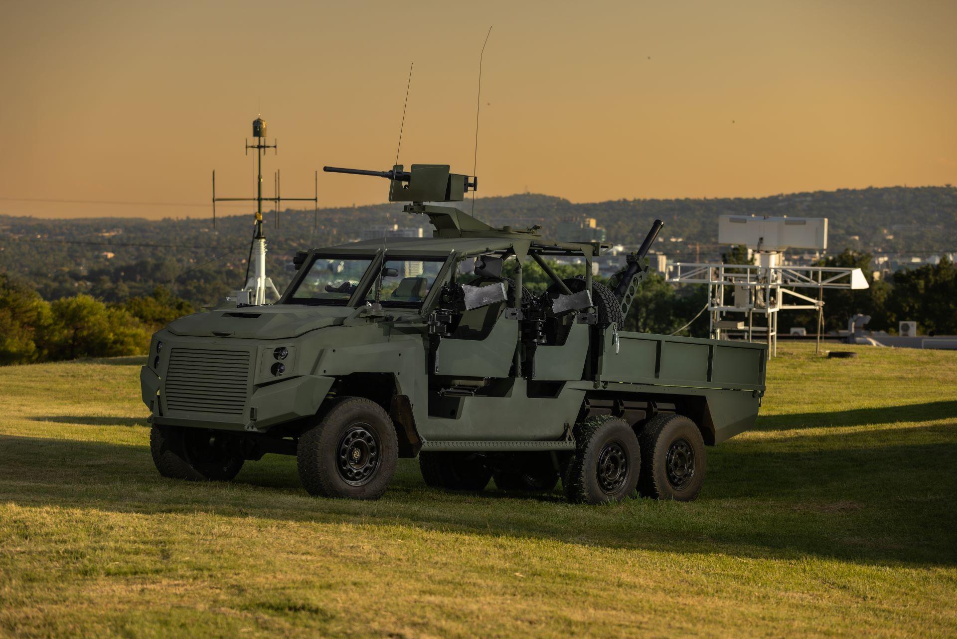 Svimaxrecon6x6tacticalvehicleunveiled