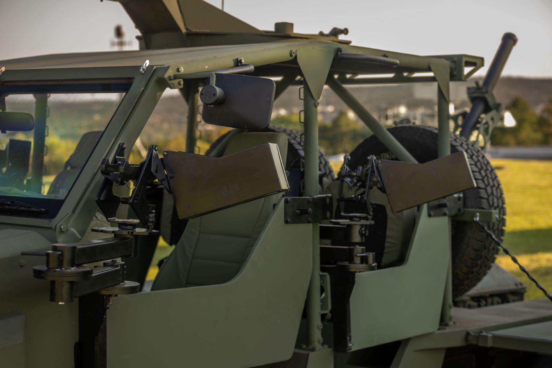 Svimaxrecon6x6tacticalvehicleunveiled 3