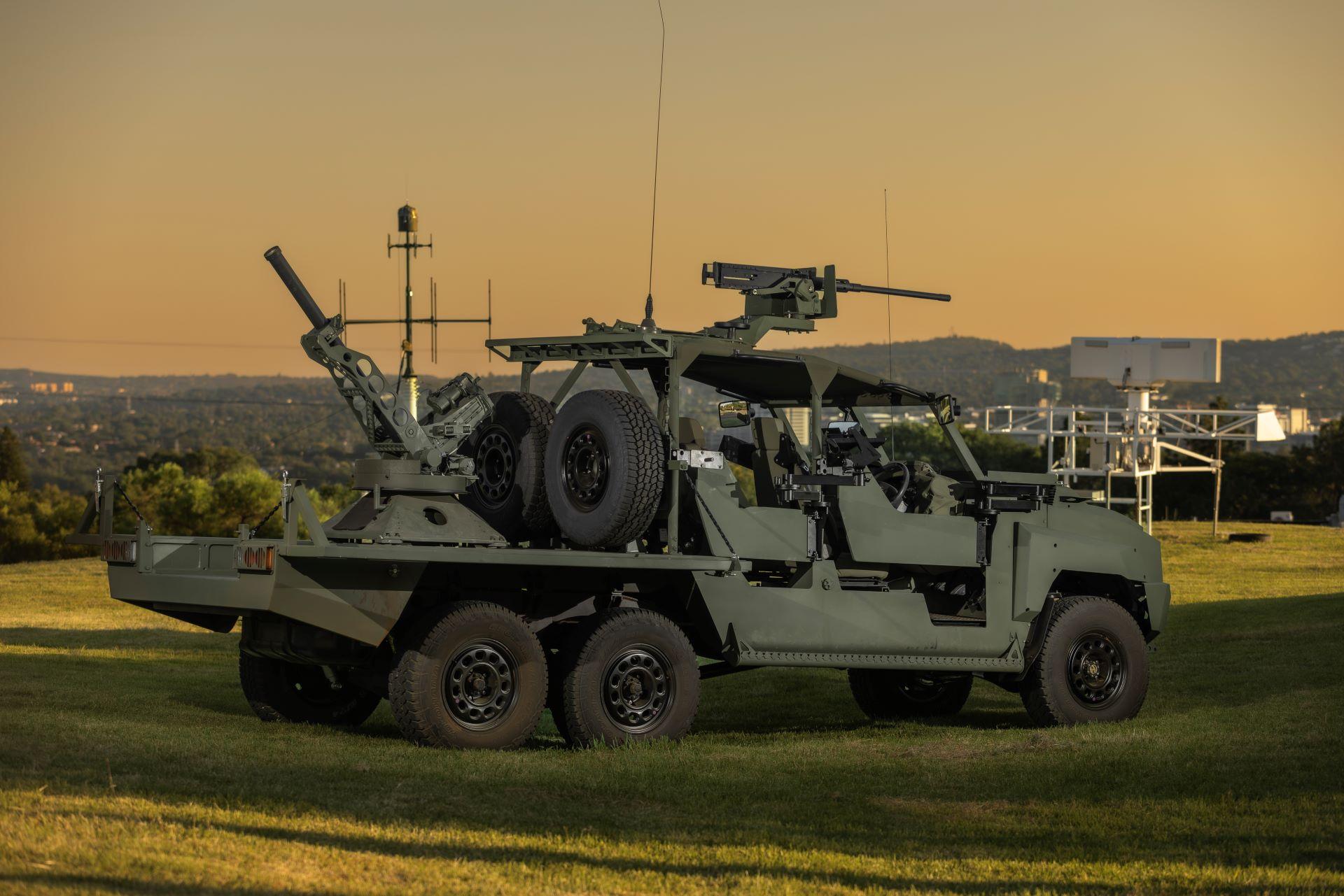 Svimaxrecon6x6tacticalvehicleunveiled 4