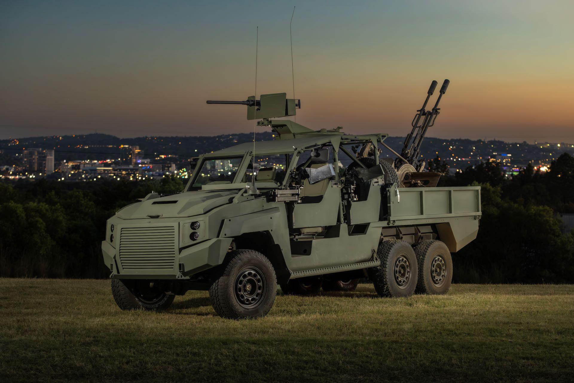Svimaxrecon6x6tacticalvehicleunveiled 8