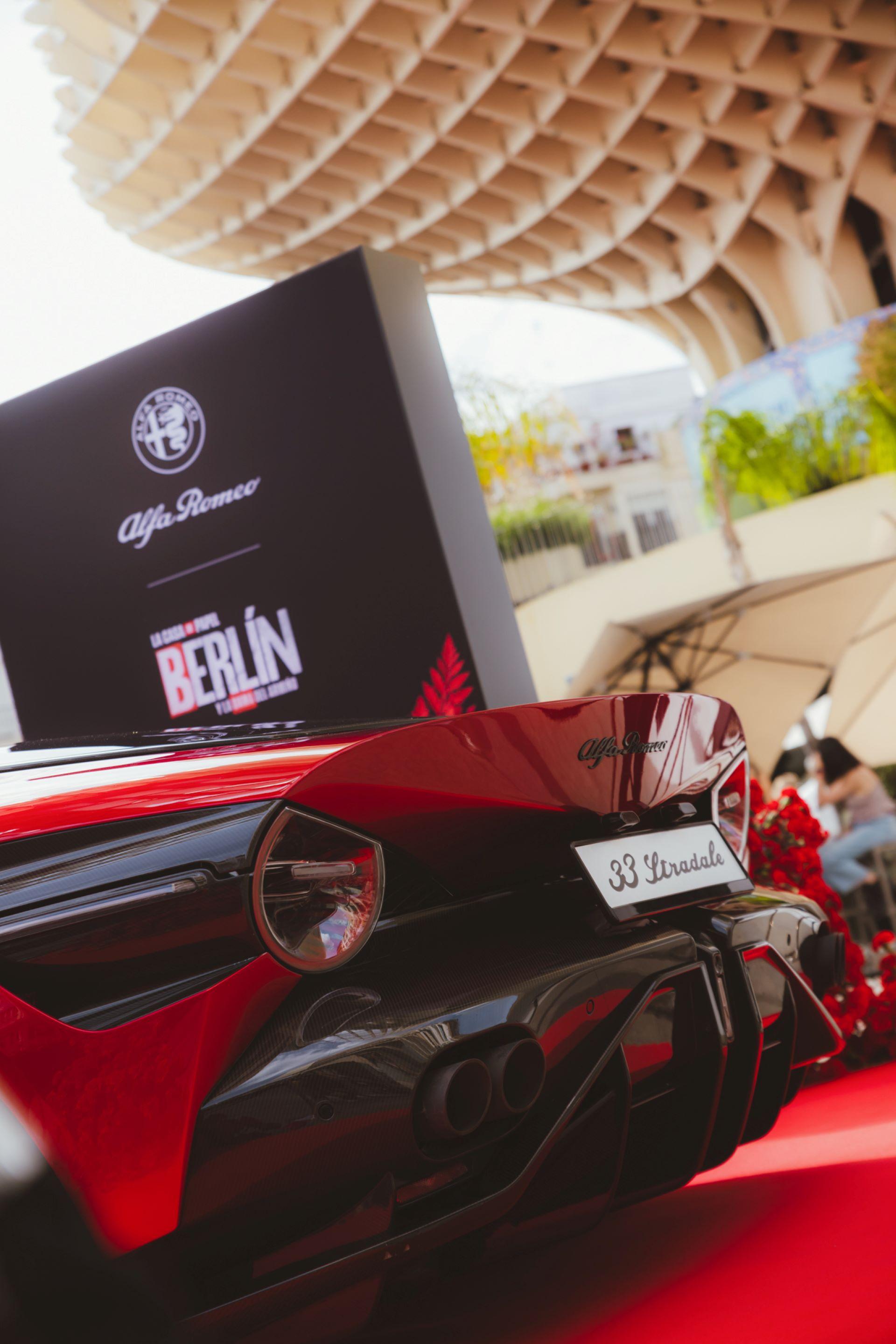 Sevillesetsstageforalfaromeo33stradalexberlin 1