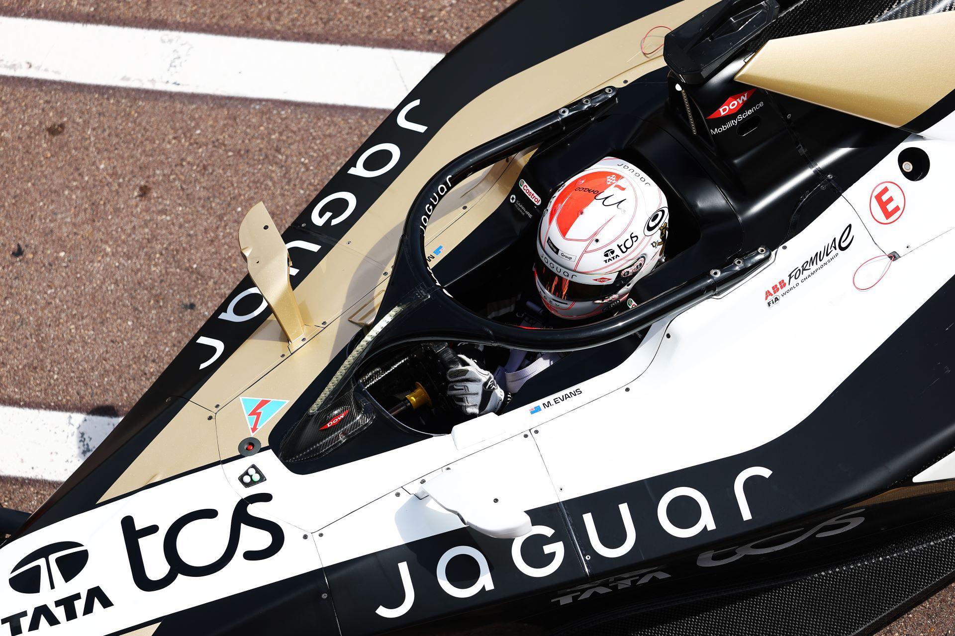Flixdacostastormstomonacopodiumforjaguar 2