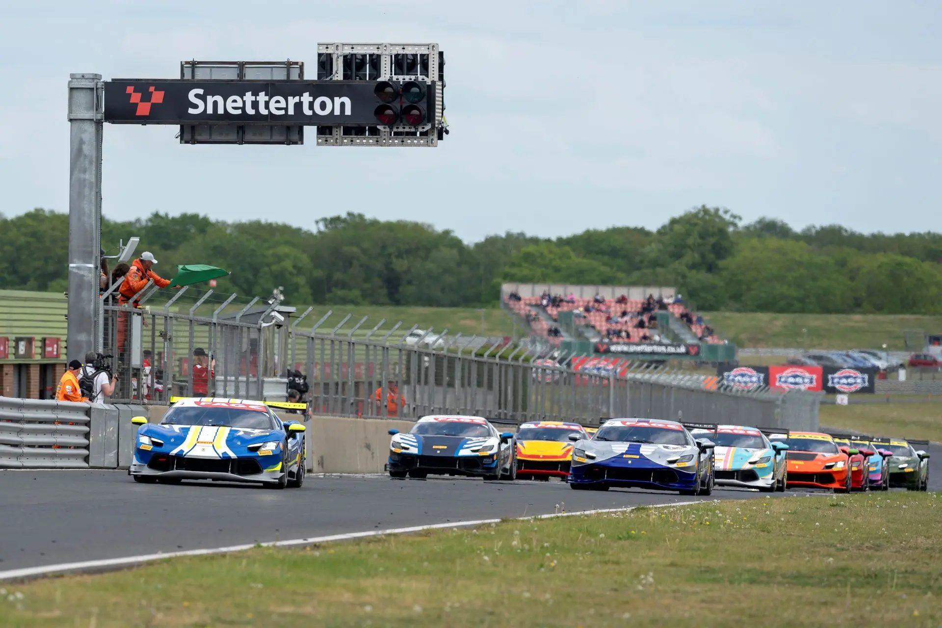 1779353130568-197902845-ferrarichallengeukheadstosilverstoneround32026.jpg