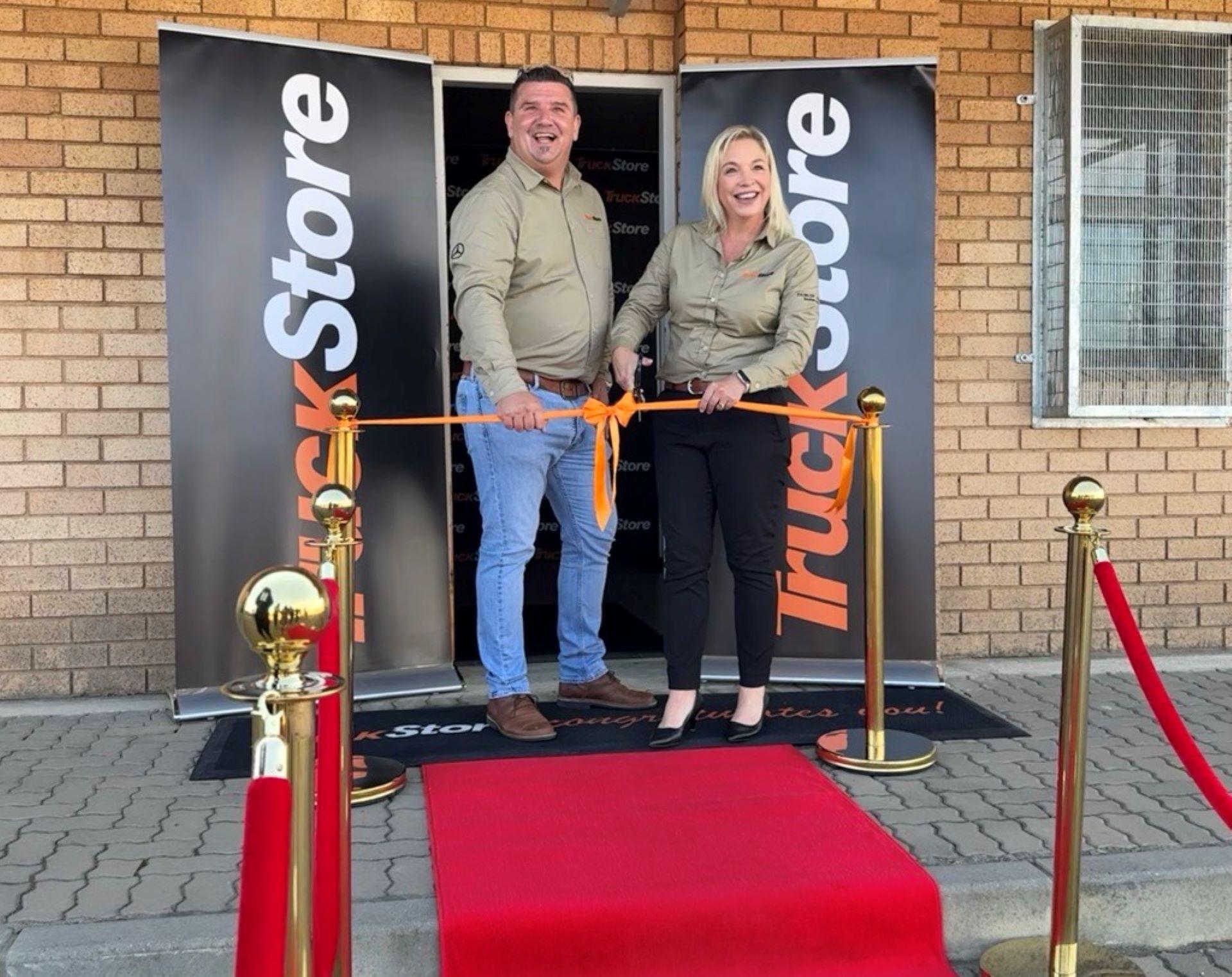Ribboncutting