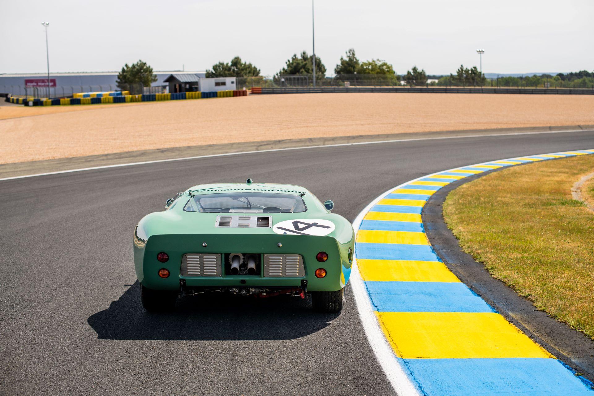 Fordgt40p1006returnstomarketwithbroadarrow 2