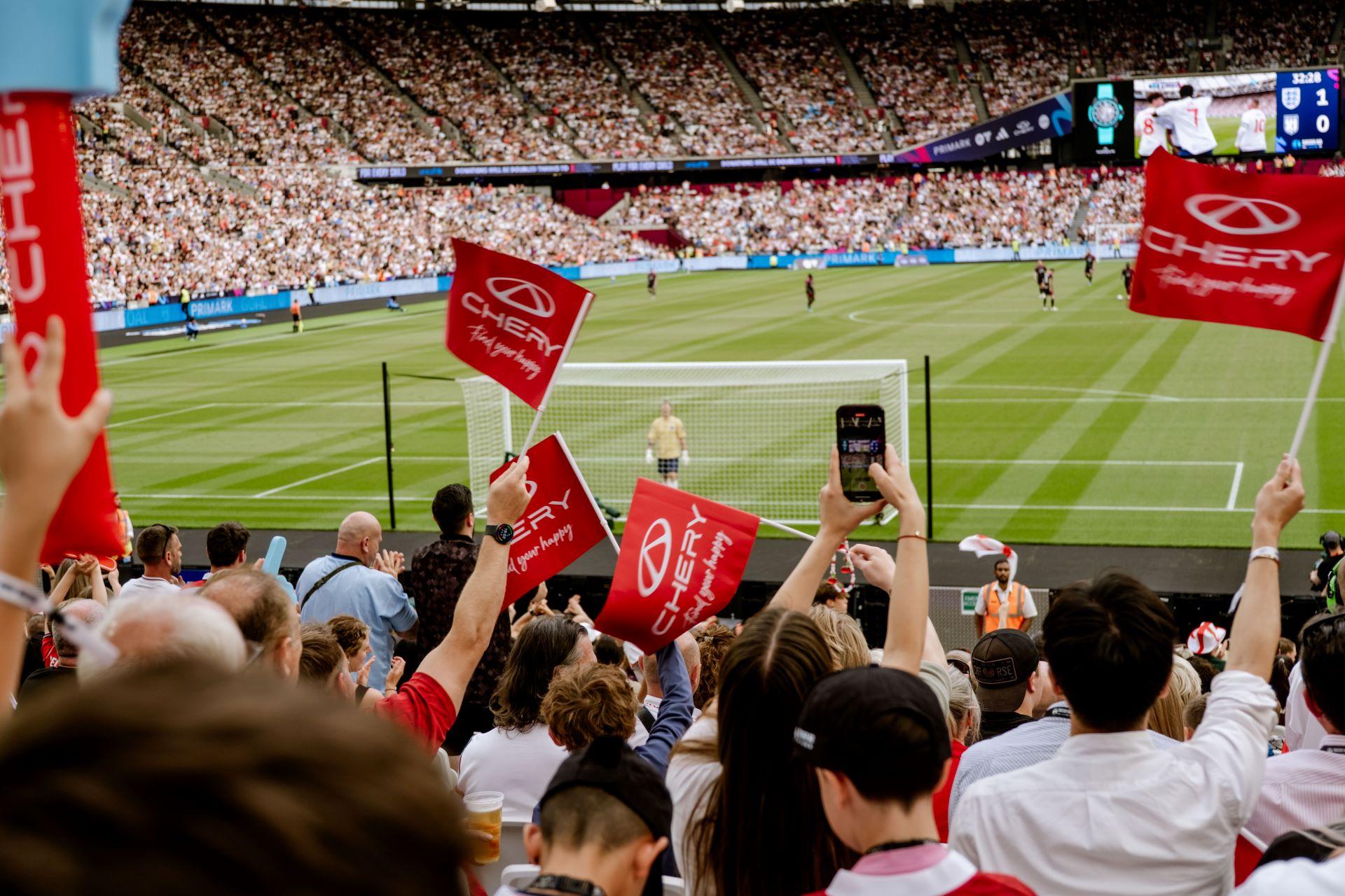 Cheryukpledges10pertiggoforsocceraid 4