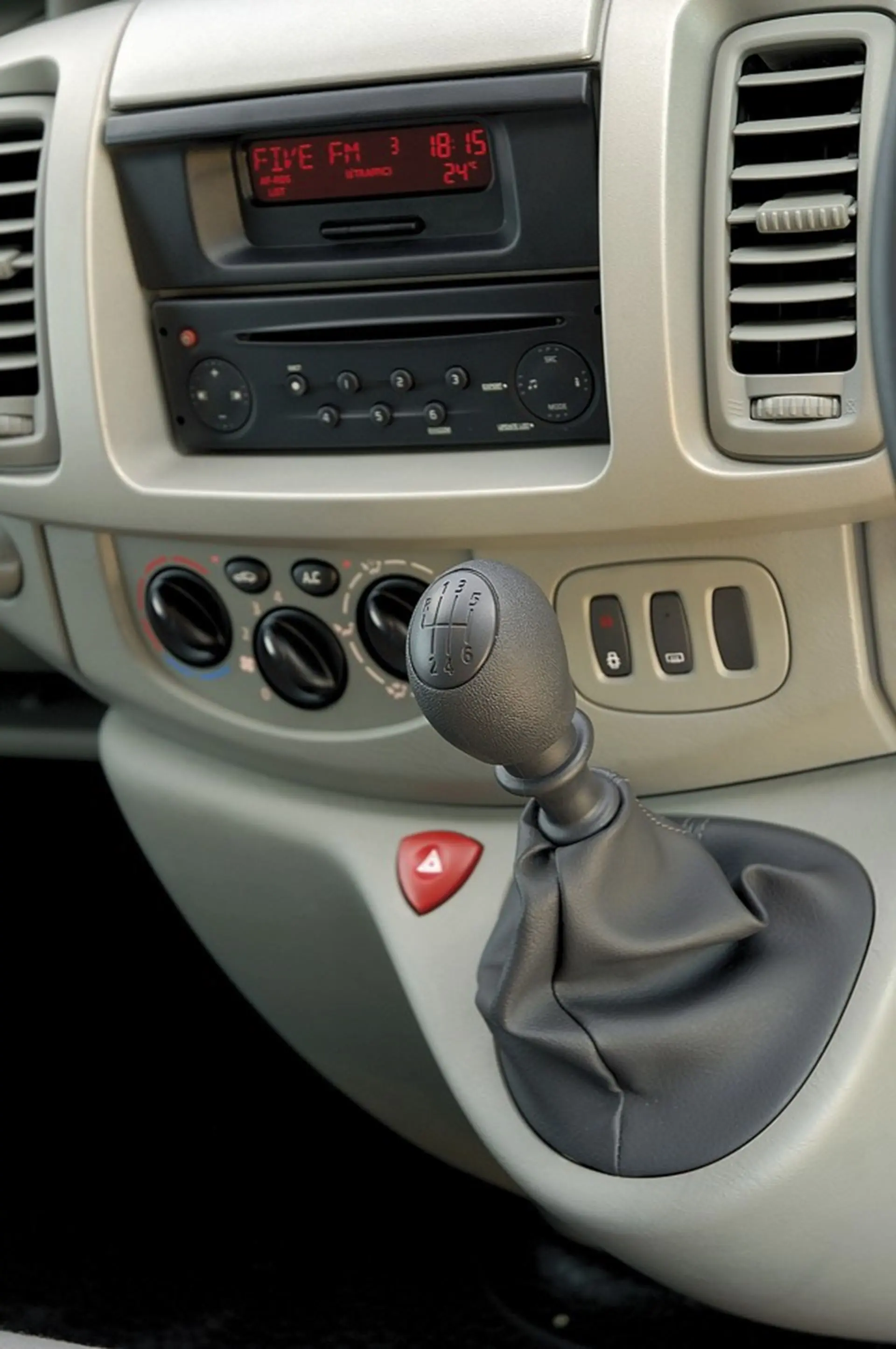 Nissan primestar south africa shows