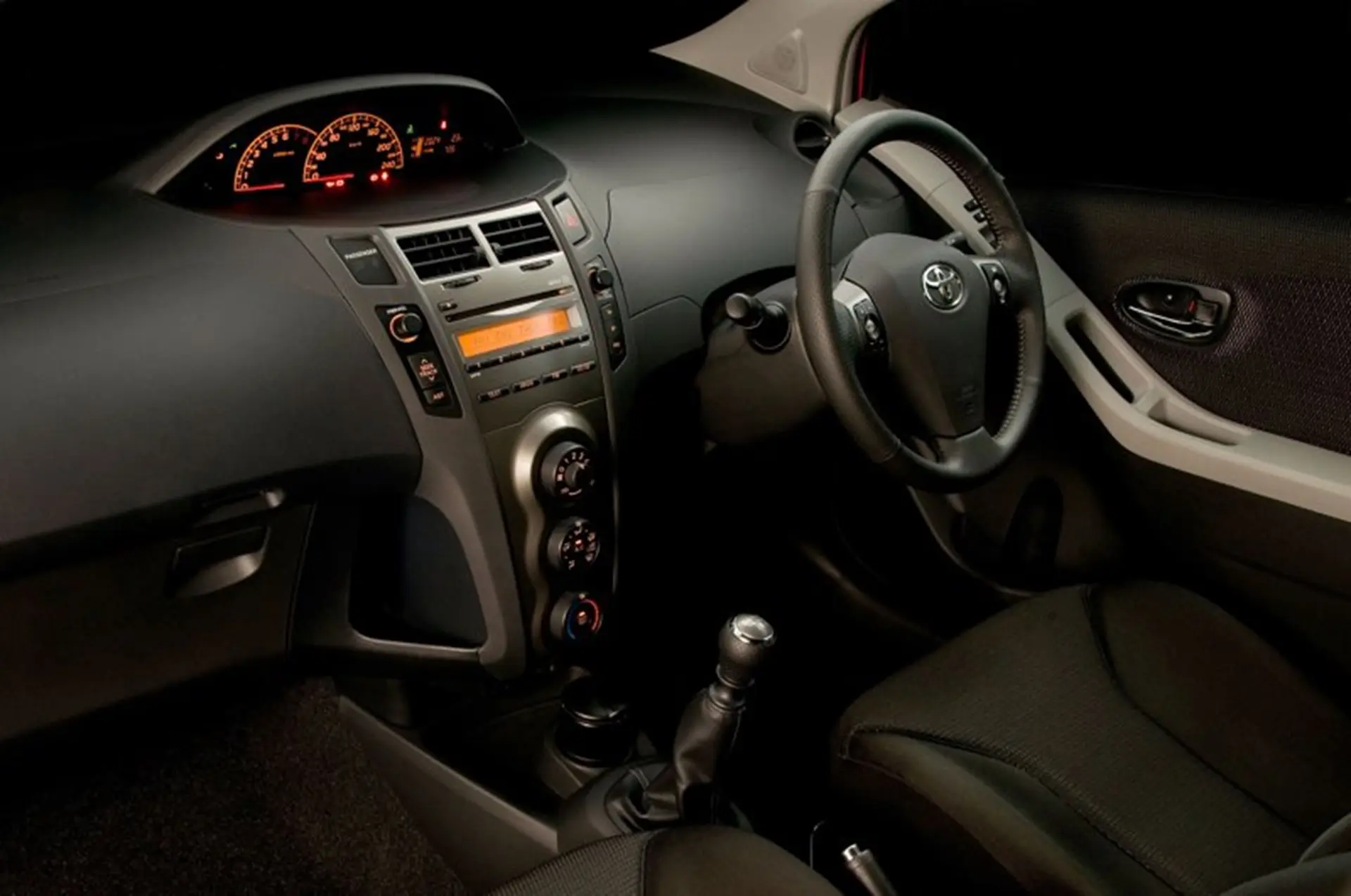 Car Shows Toyota Yaris 2008 Interior