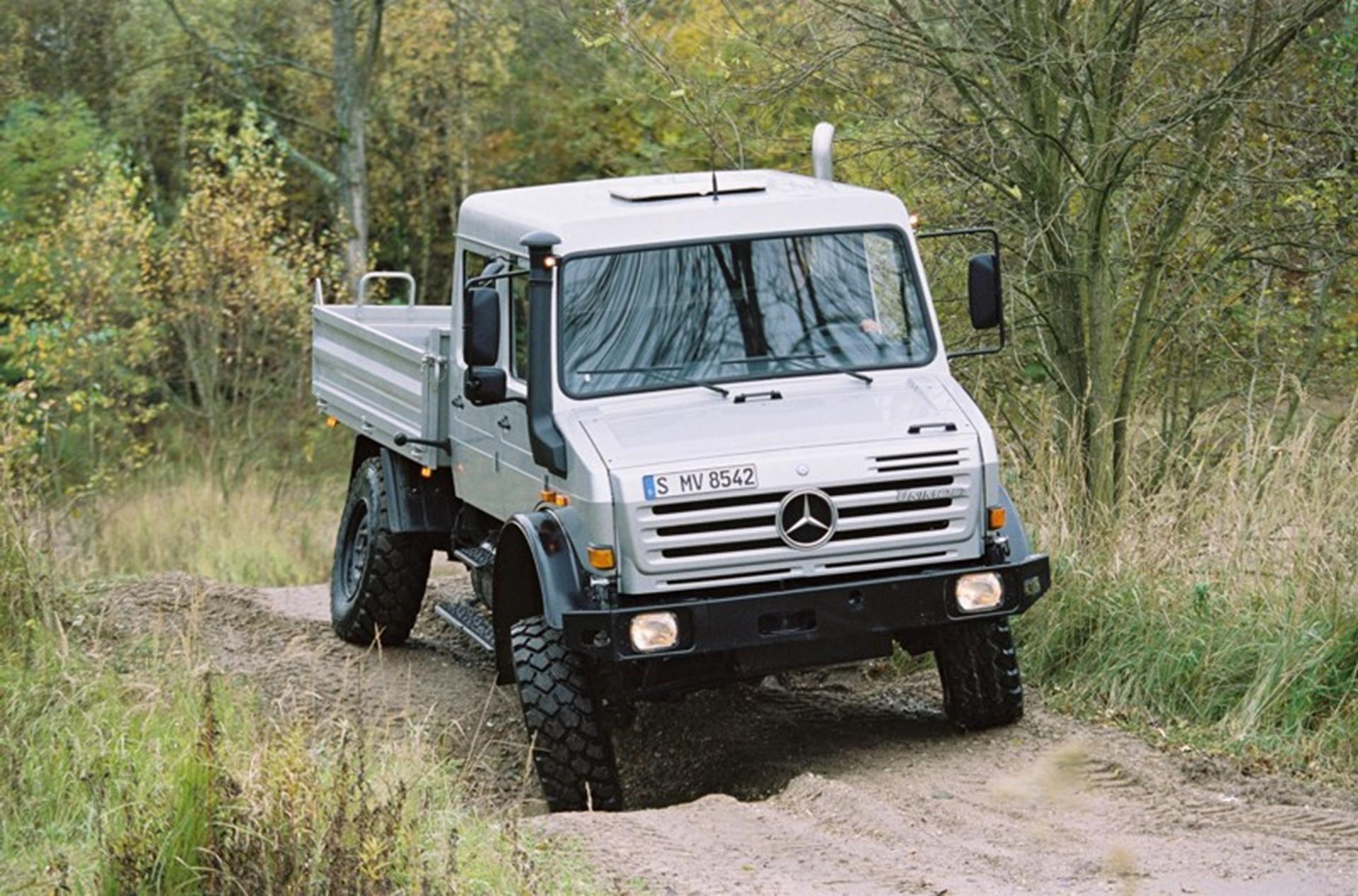 New high-mobility Unimog model range from Mercedes-Benz