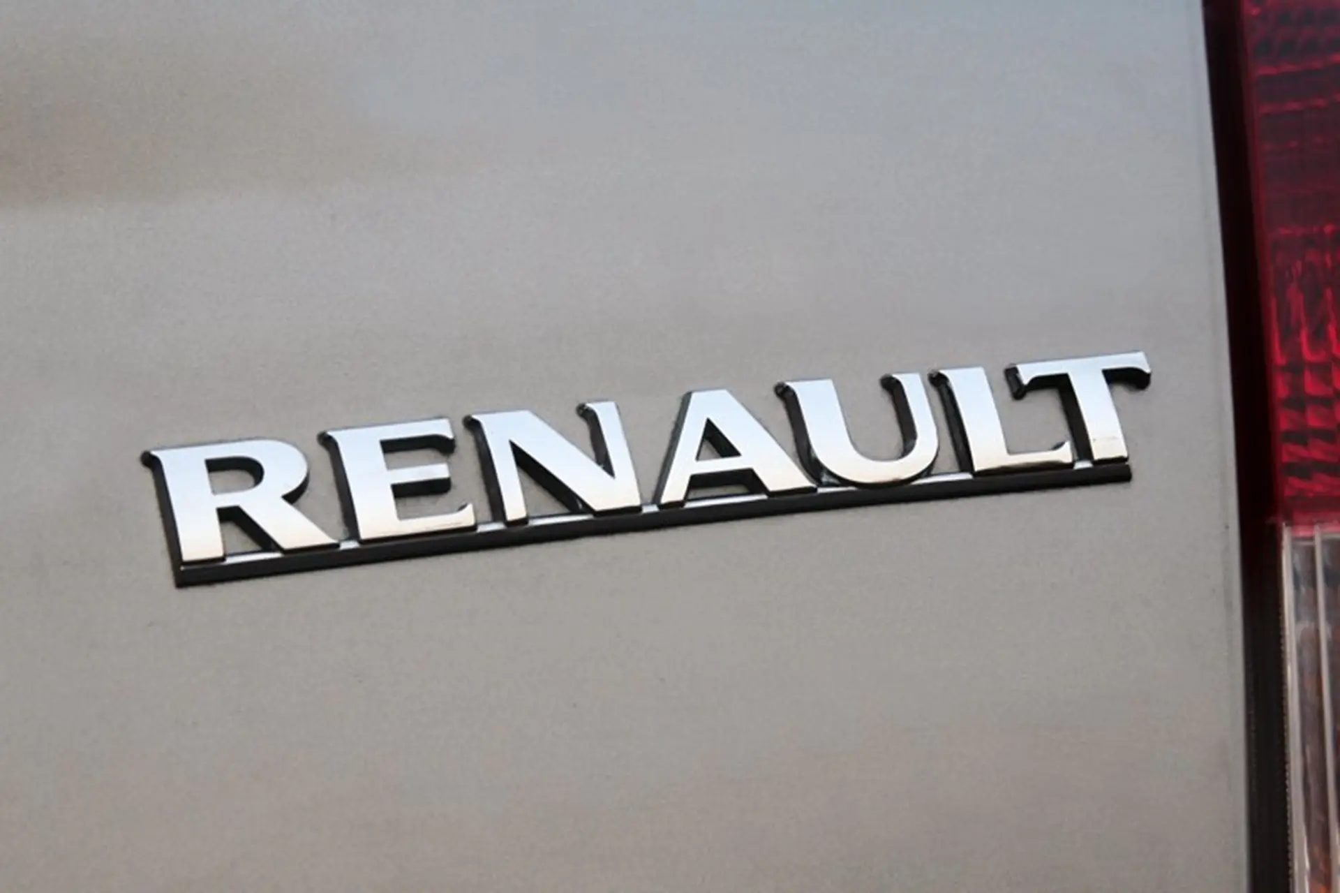 Renault Logan Logo