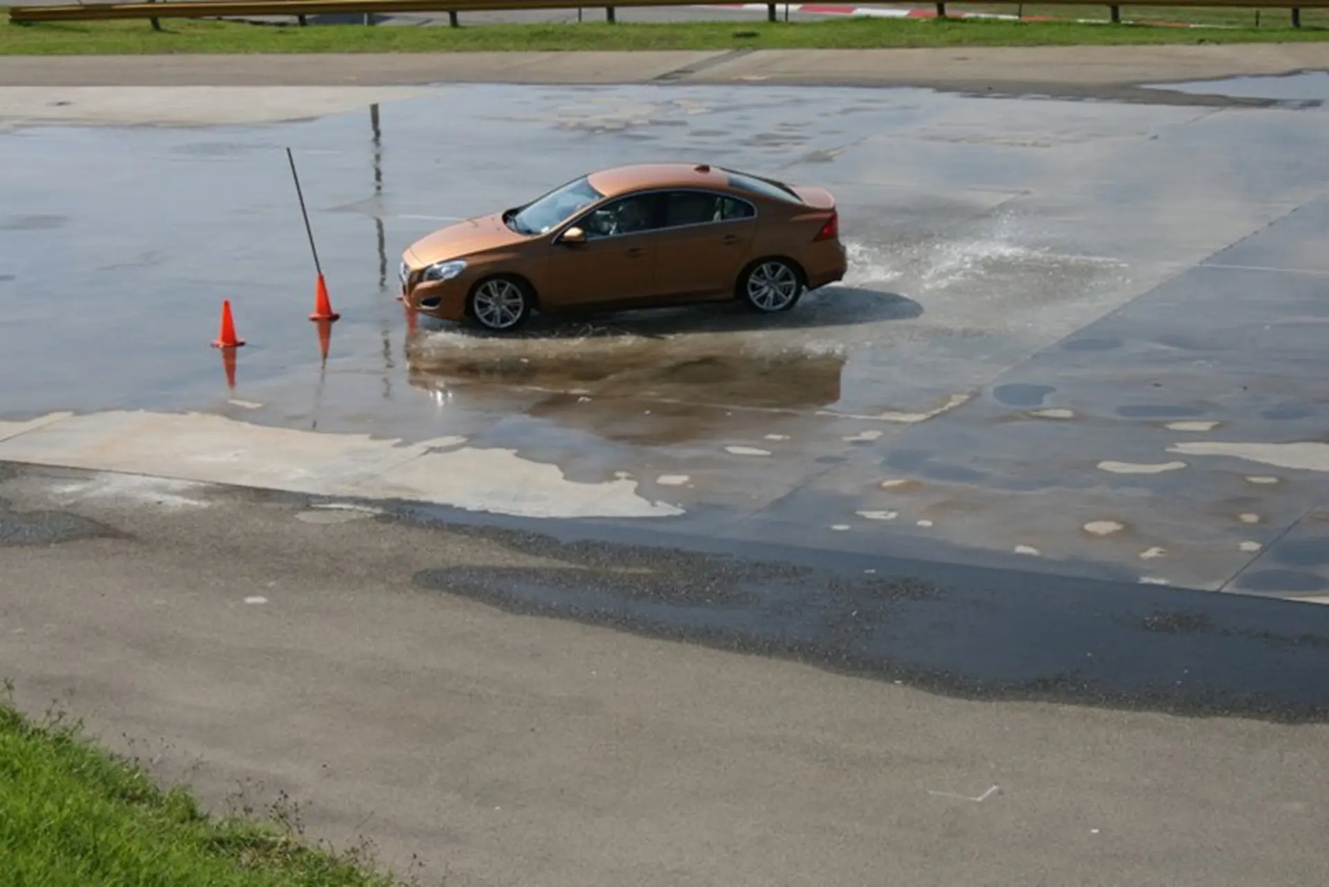 Volvo R-Design 2011 Driving Polestar