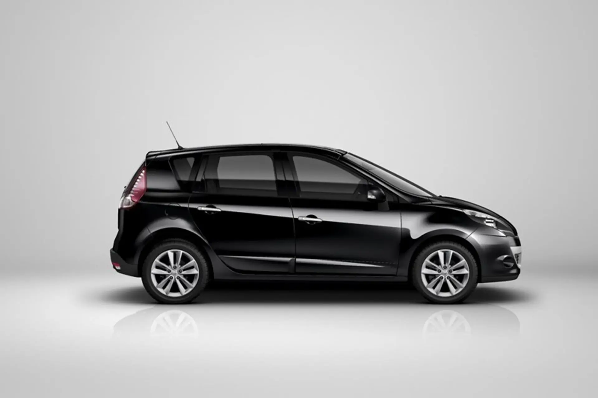 Renault Scenic 2011 Side