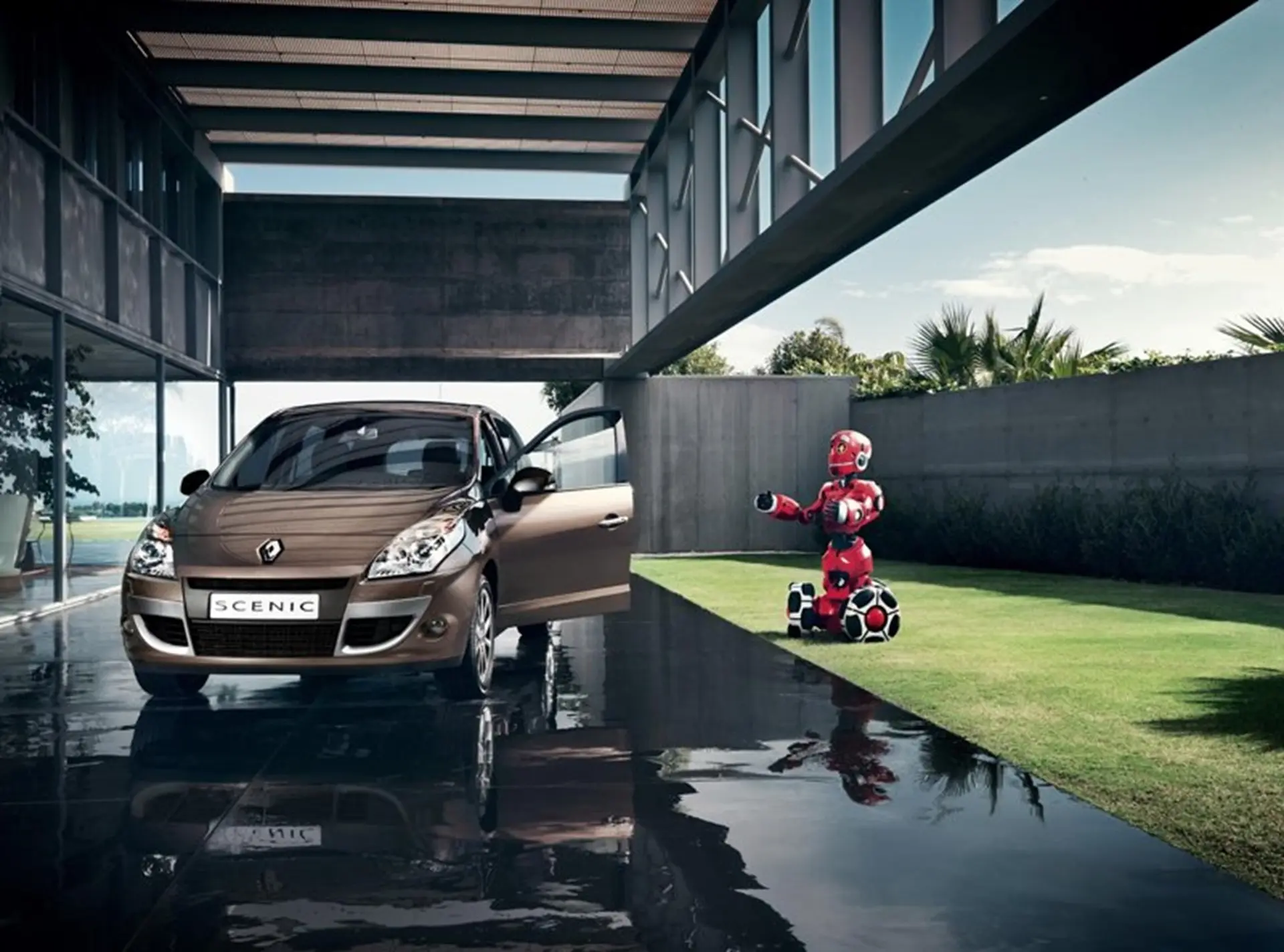 Renault Scenic 2011 Front View