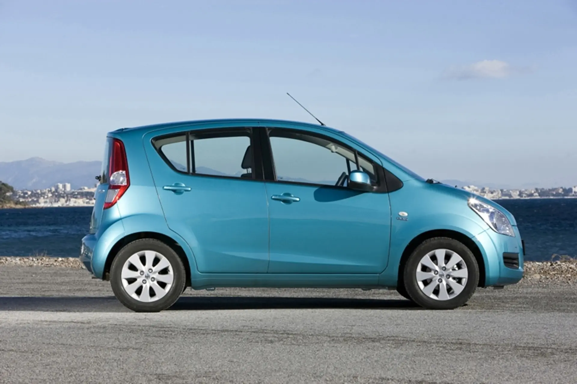 Suzuki Splash Side View