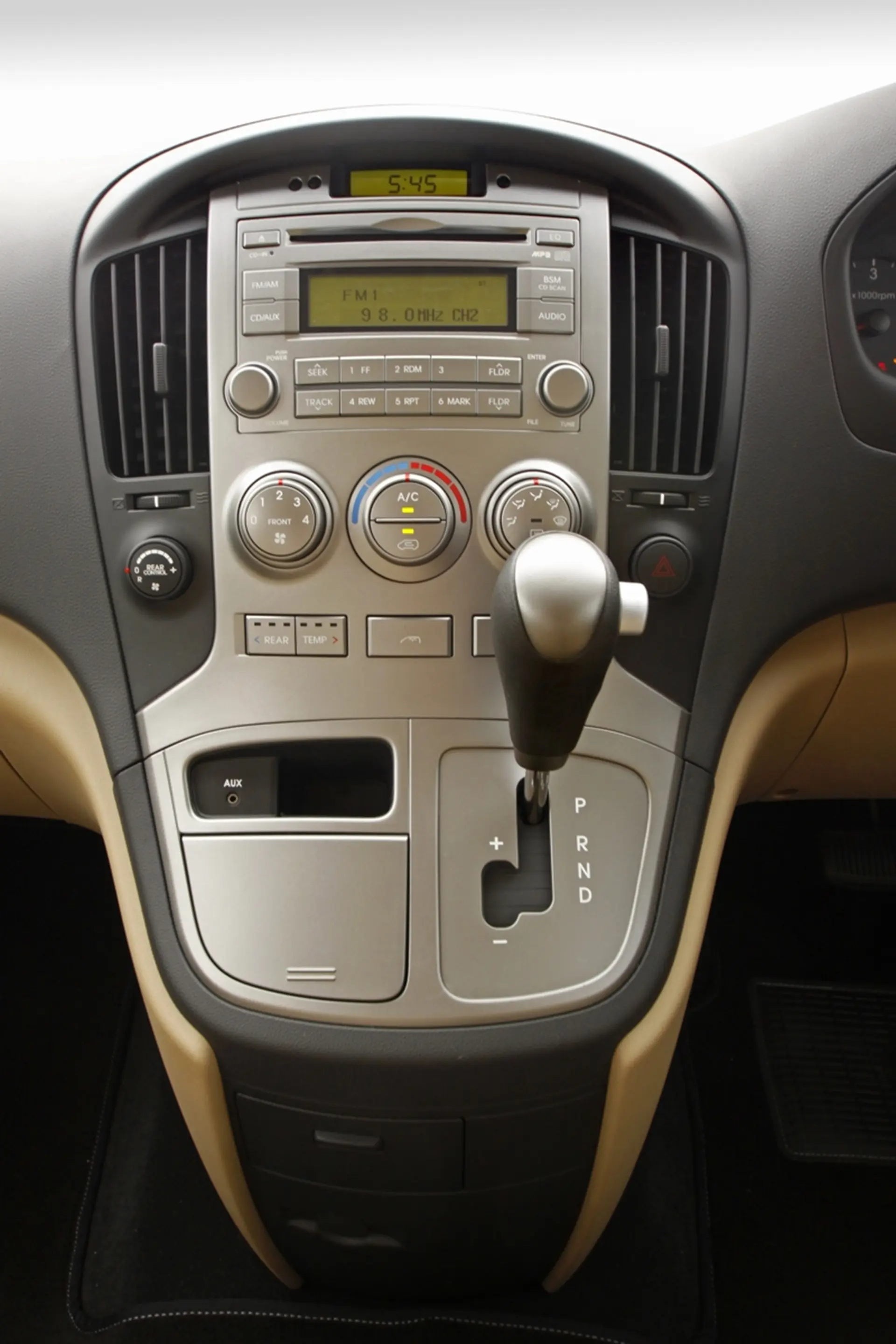 Hyundai H1 Instruments Panel