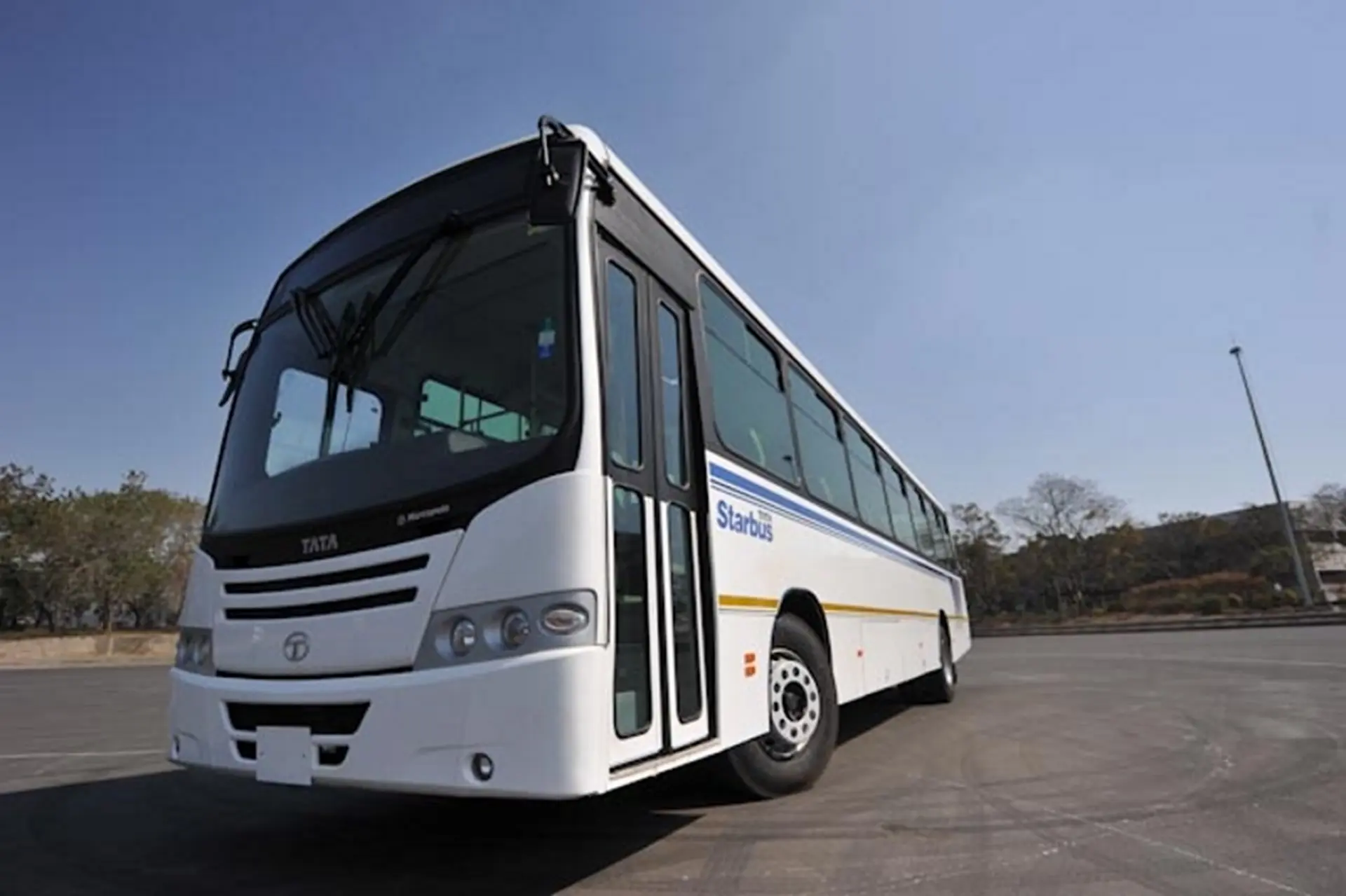 LPO 1823 STARBUS 2011