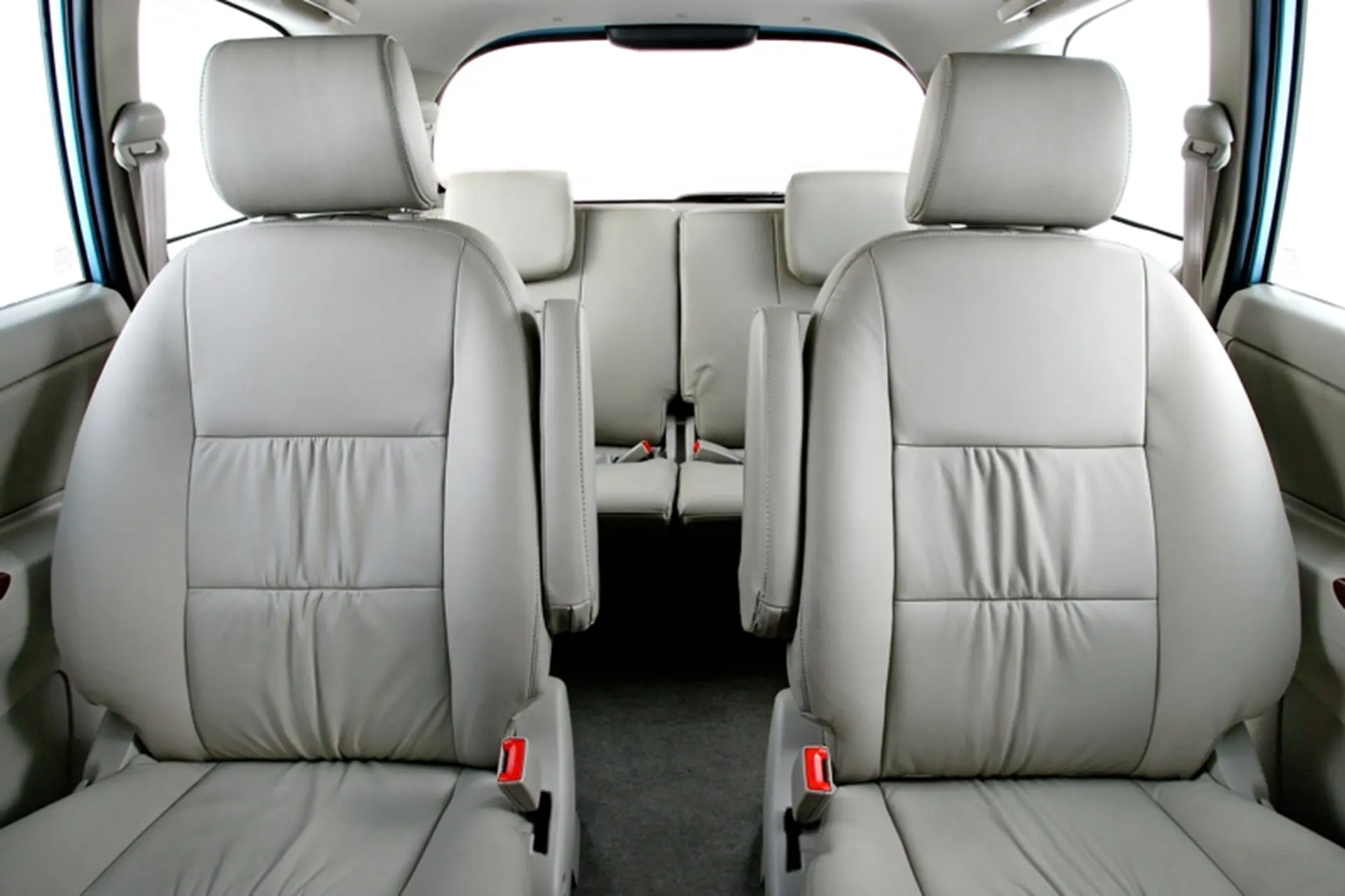 Toyota-Innova-Inside