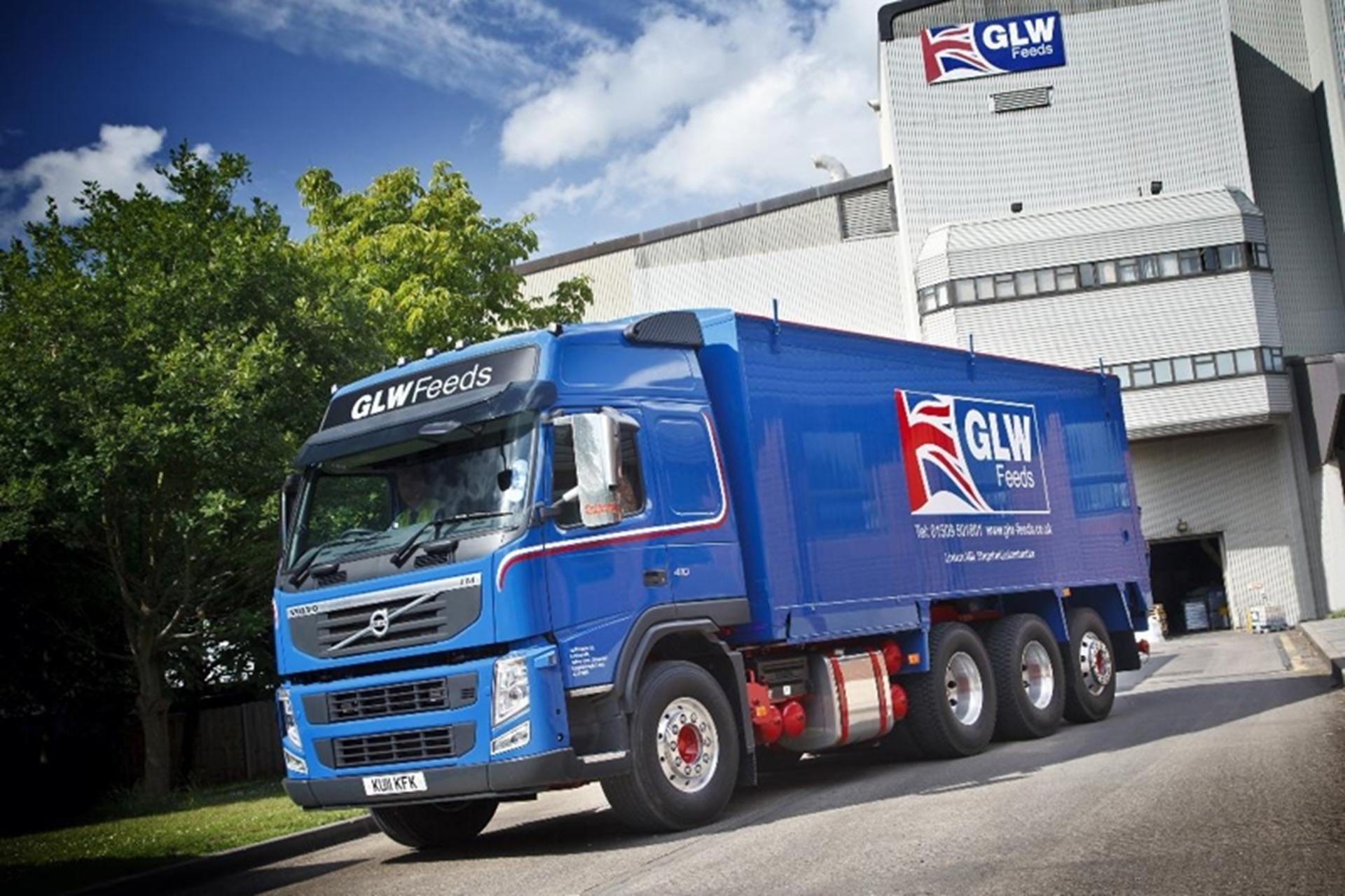 VOLVO TRUCKS GLW FEEDS TRIDEMS DELIVER EFFICIENCIES AND SAVINGS FOR FARMERS