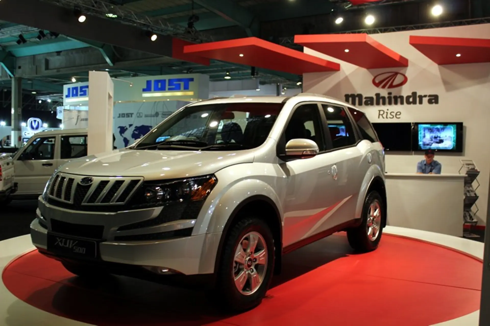 XUV 500