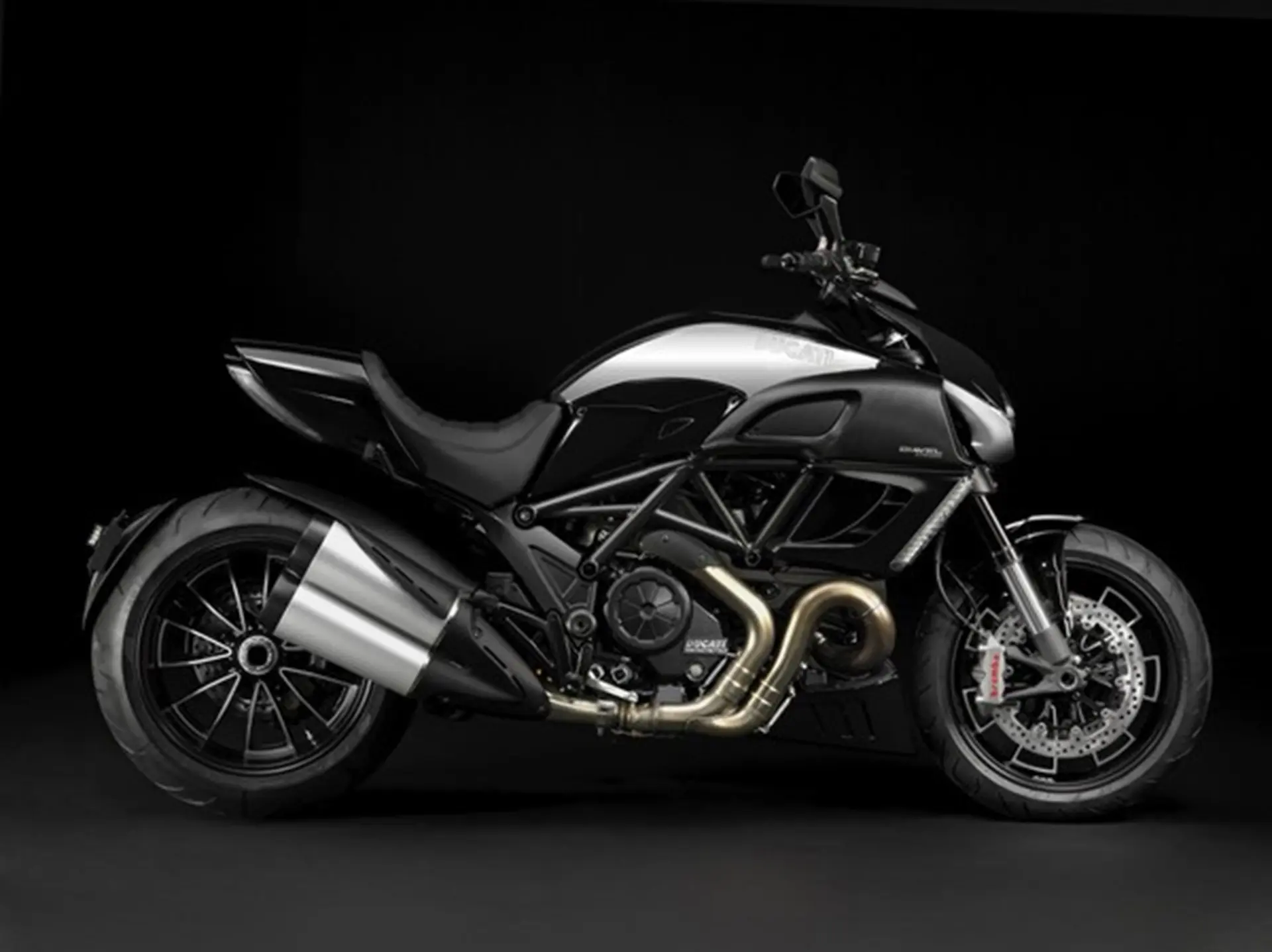 Diavel Cromo