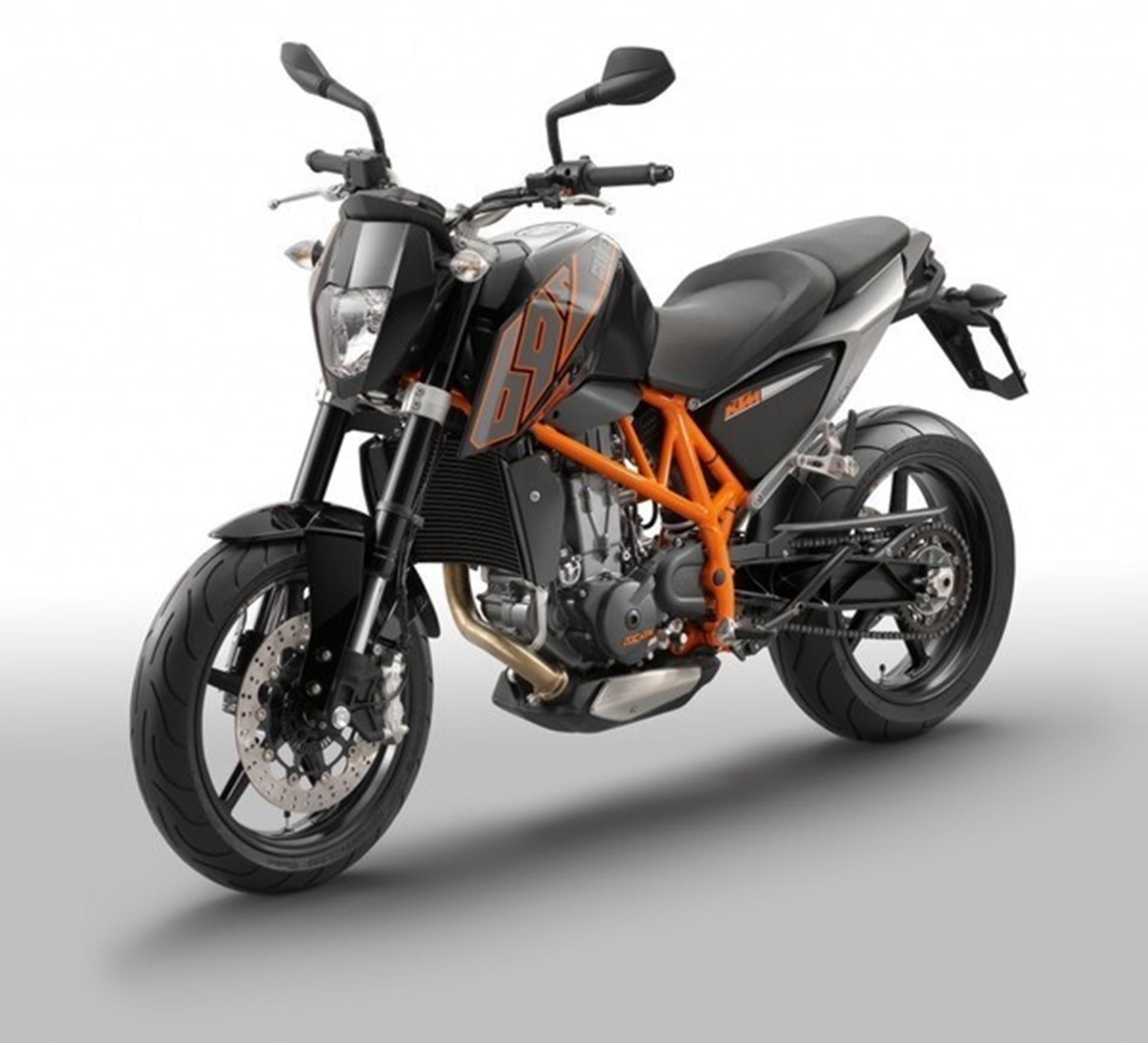 KTM BRIGHTENS UP MOTORCYCLE LIVE 2011 WITH NEW BIKES