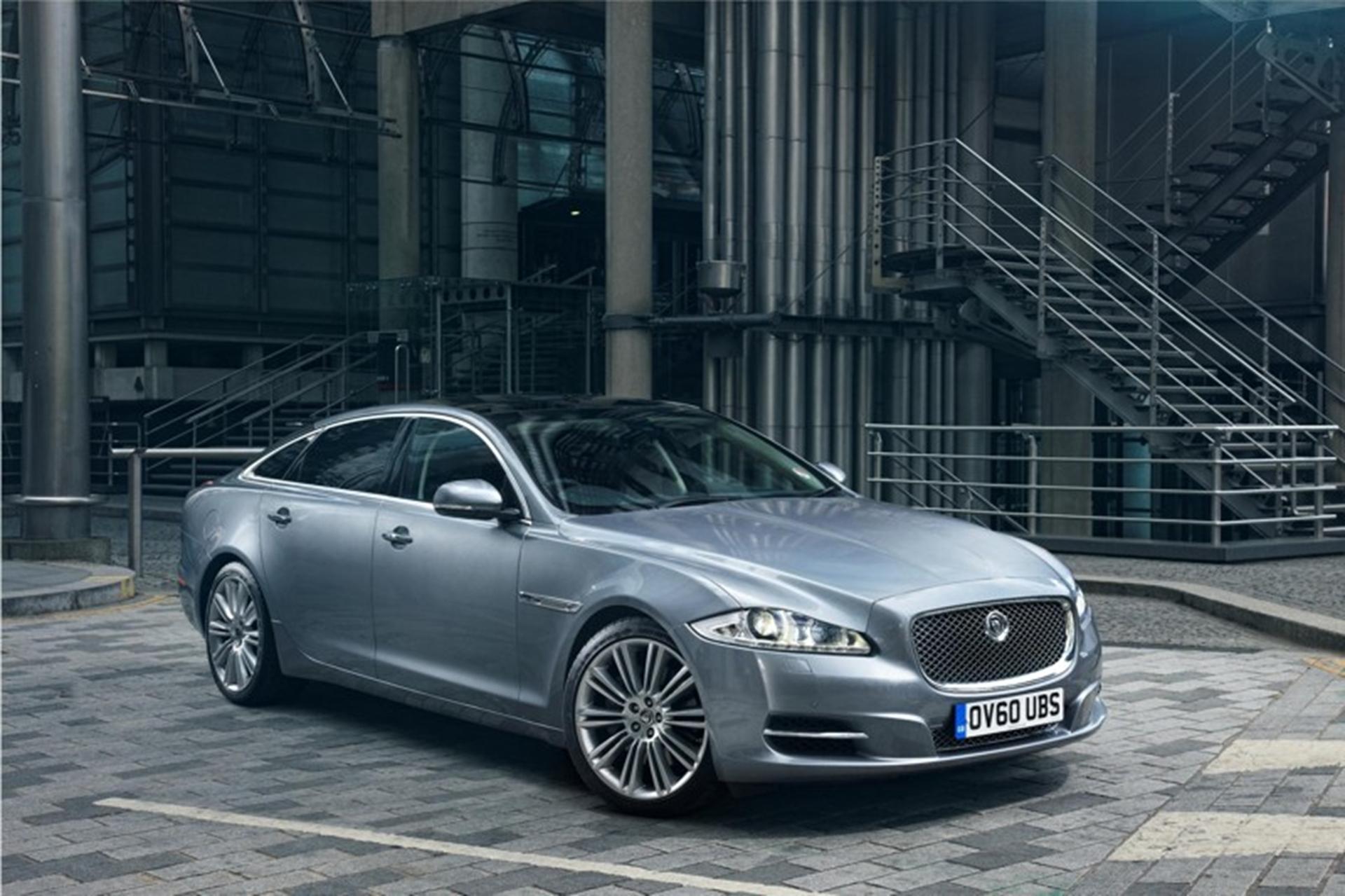 JAGUAR XJ WINS GREEN APPLE LUXURY GREEN CAR AWARD