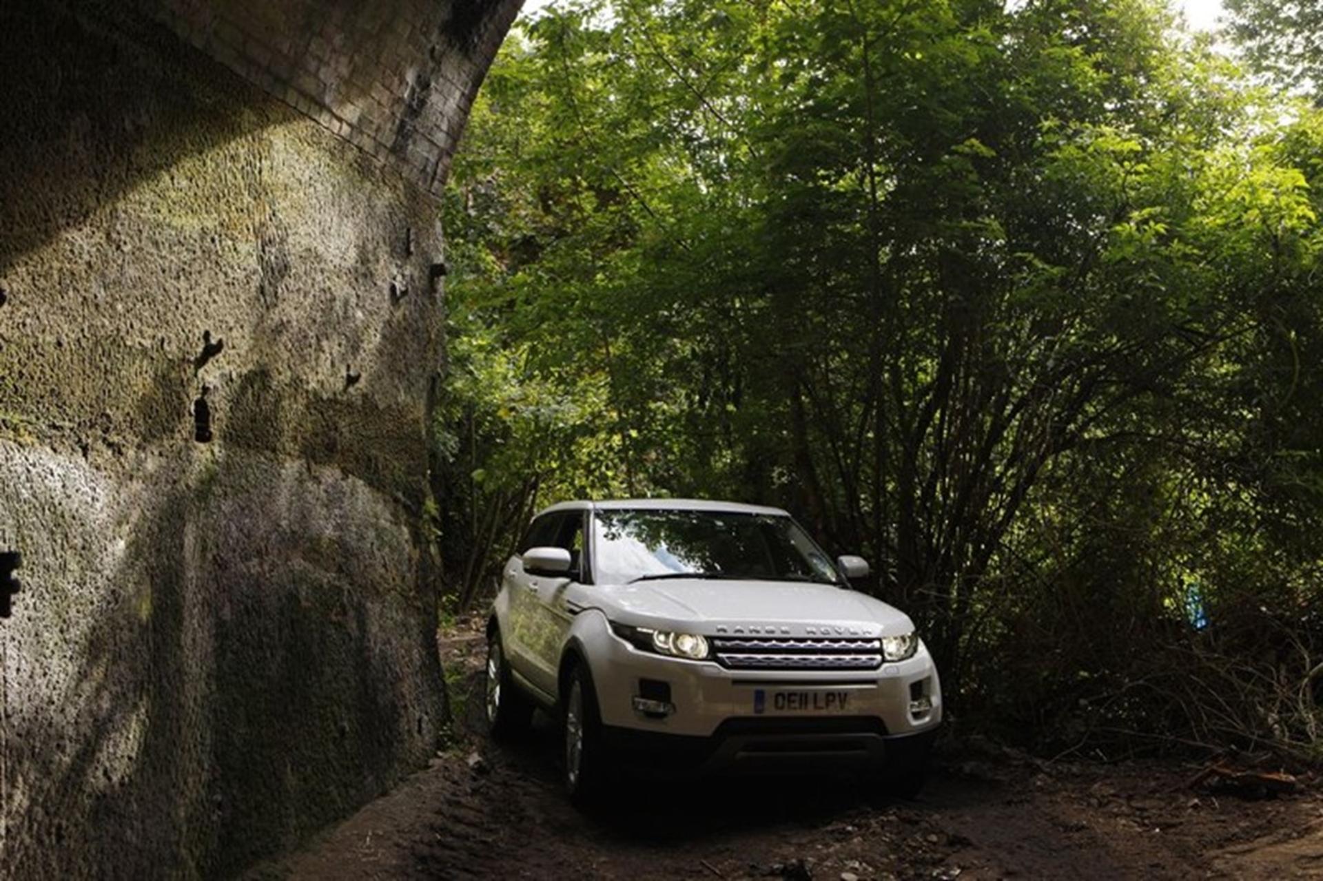 Range Rover Evoque Awarded Stuff Magazine Car of the Year 2011