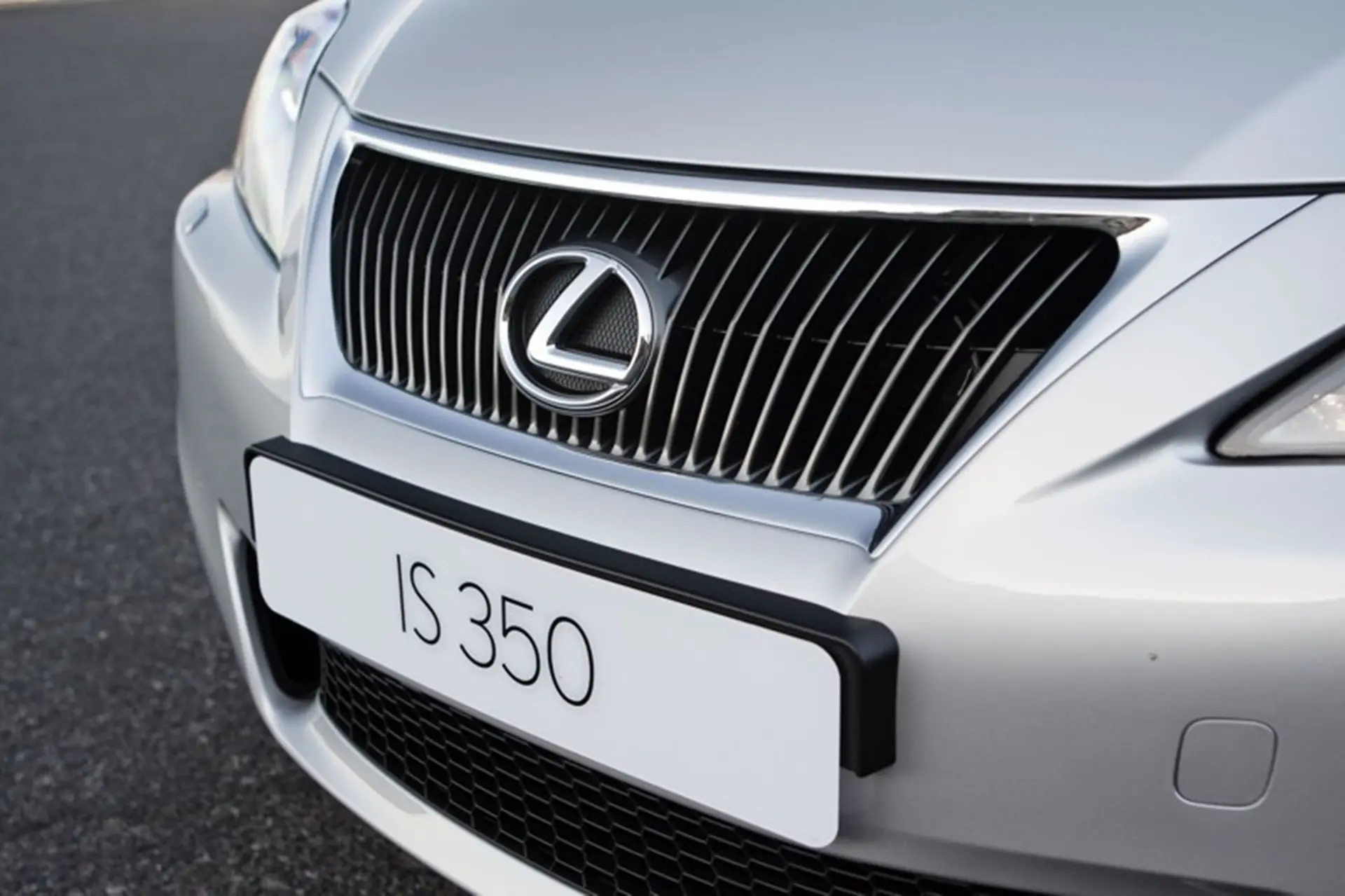 Lexus 350 grill
