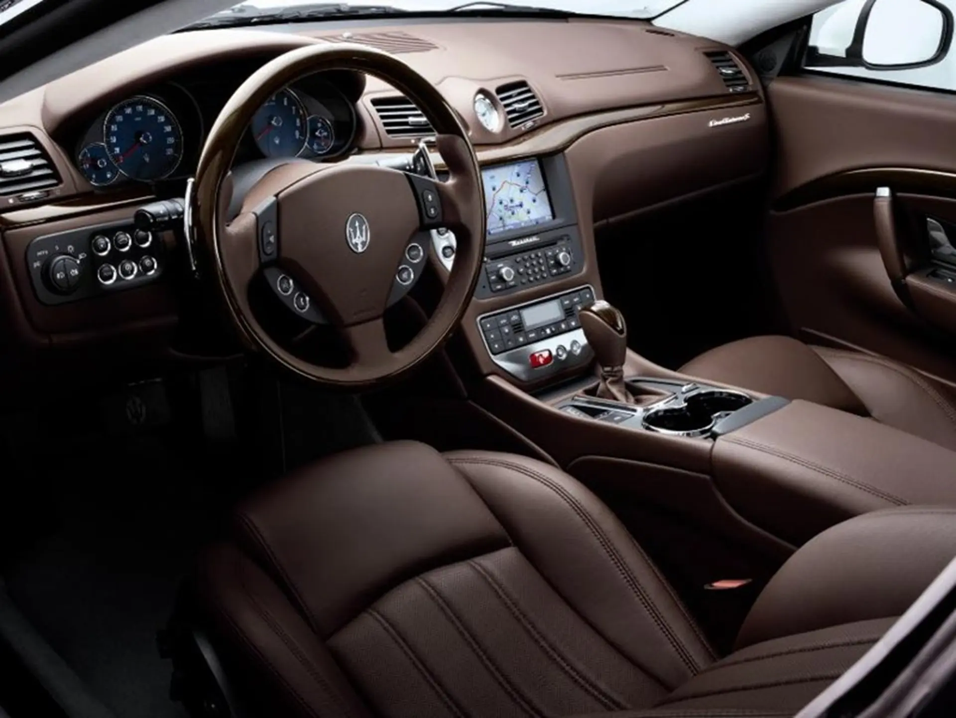 maserati-inside-leather