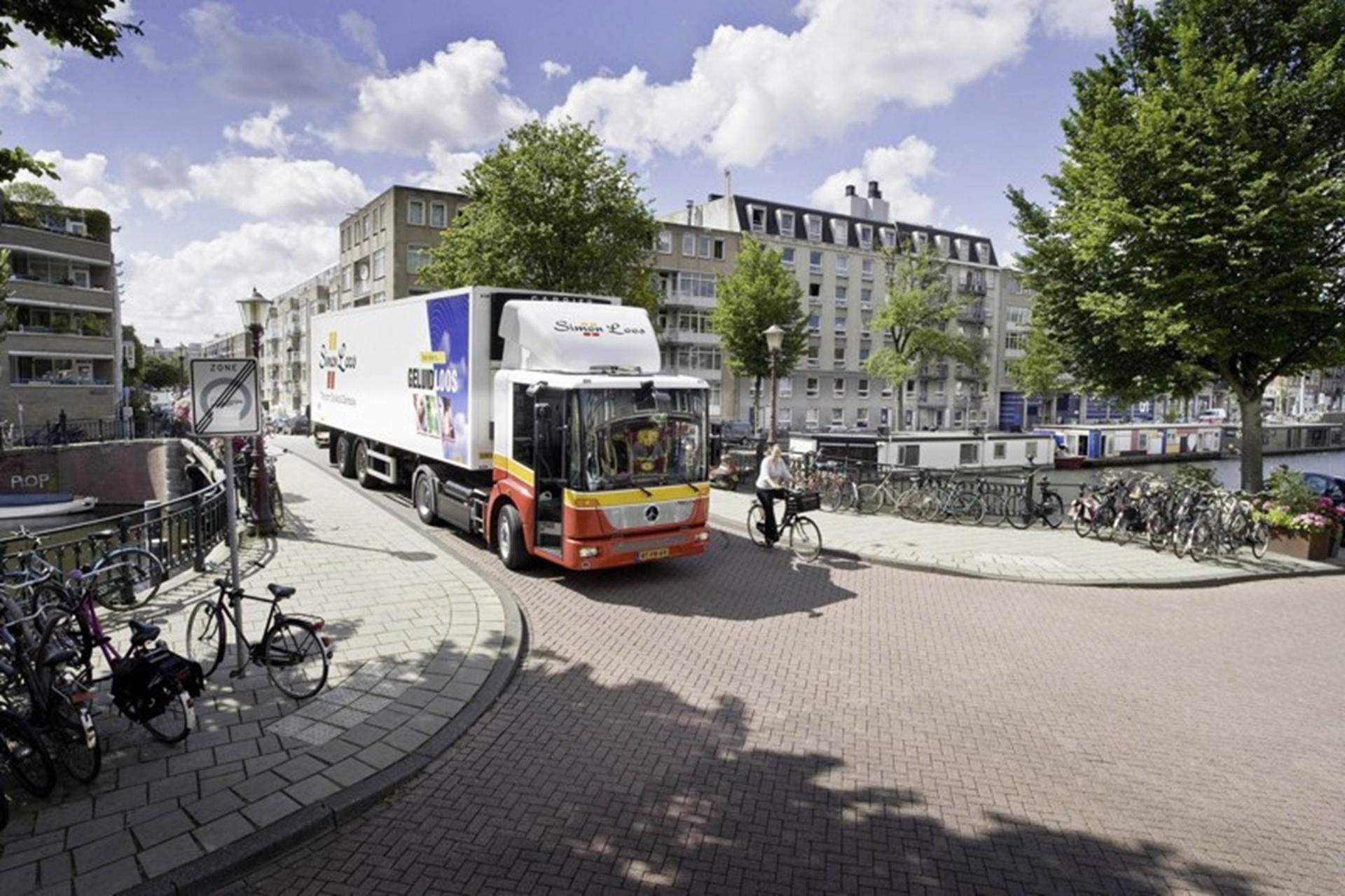 Mercedes-Benz Econic 1828 NGT for city logistics applications