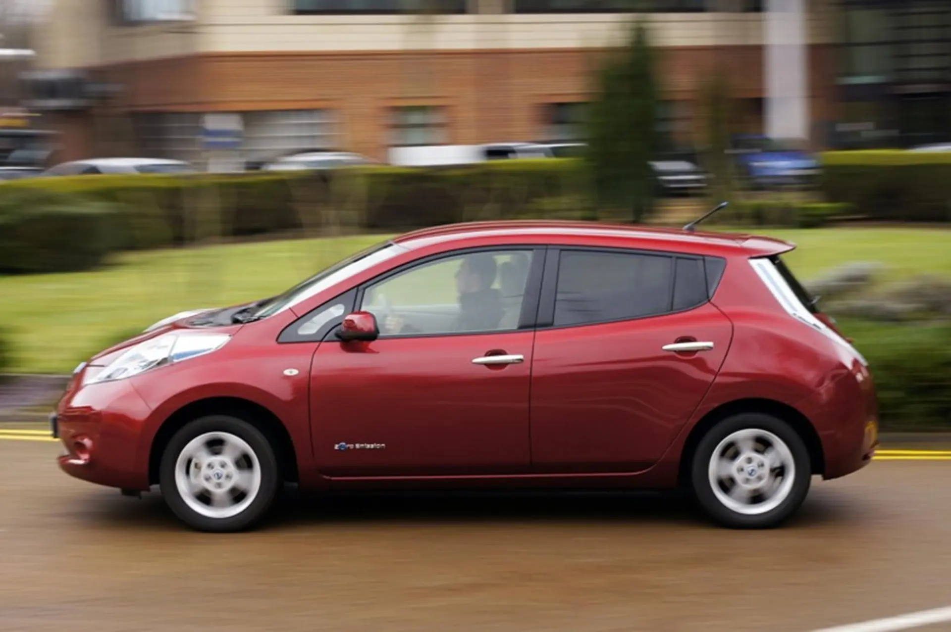 nissan-leaf