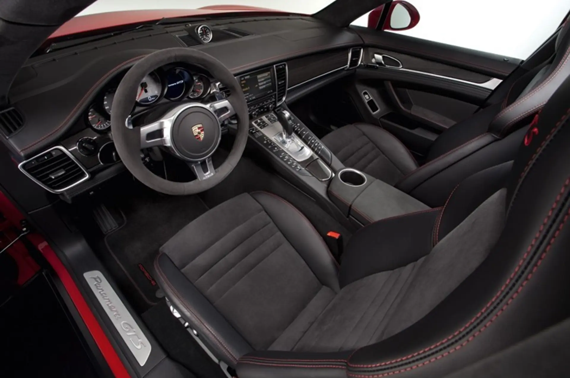 porsche-panamera-gts-inside