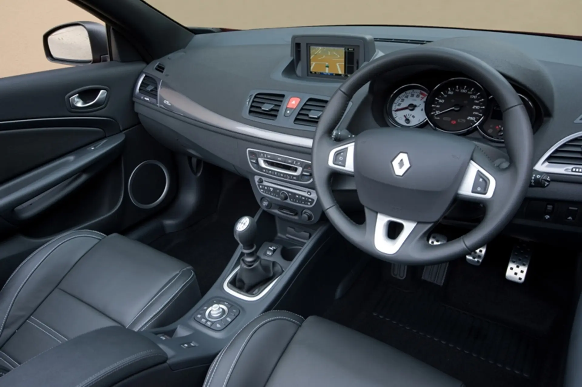 Renault Megan CC GT Inside View